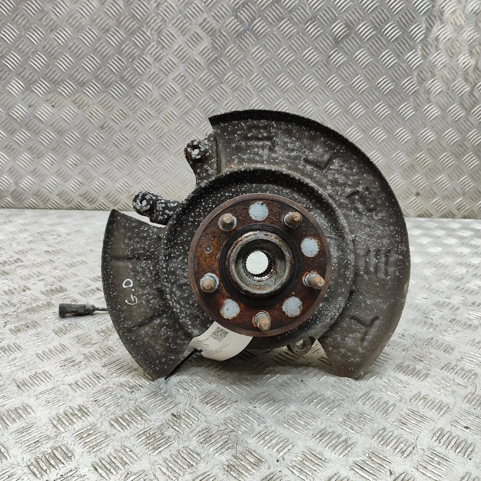 Tesla Model X Rear Right Wheel Hub Rear Right Wheel Hub — TESLA MODEL X (2013-...)...