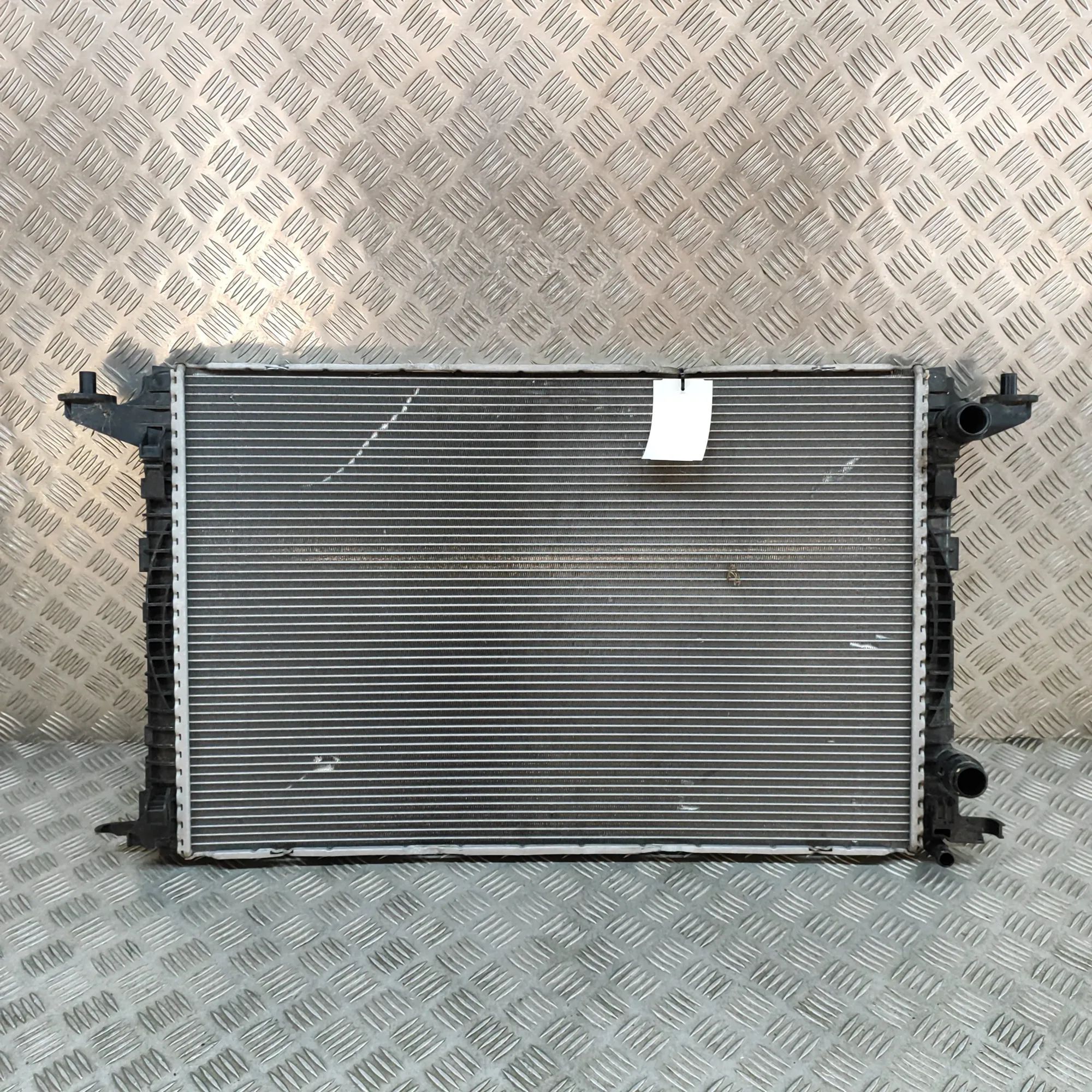 Audi A4 (B9) Cooling Radiator Cooling Radiator — AUDI A4 (Avant 8W5, B9) (201...