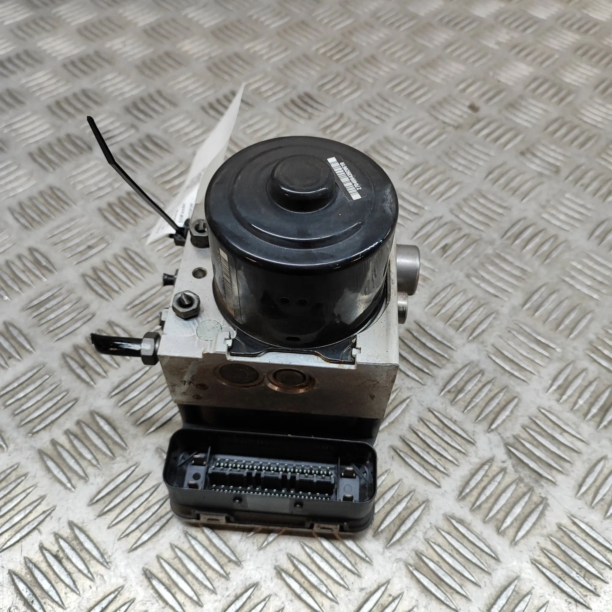 Porsche Cayenne ABS Hydraulipumppu ABS Pump — PORSCHE CAYENNE (92A) (2010-...) — 7...