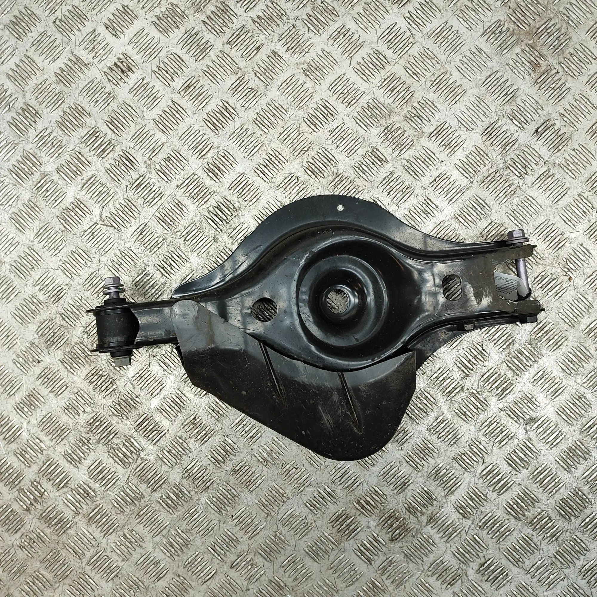 Lexus RX Rear Right Lower Control Arm Rear Right Lower Control Arm — LEXUS RX (_LA1_,...