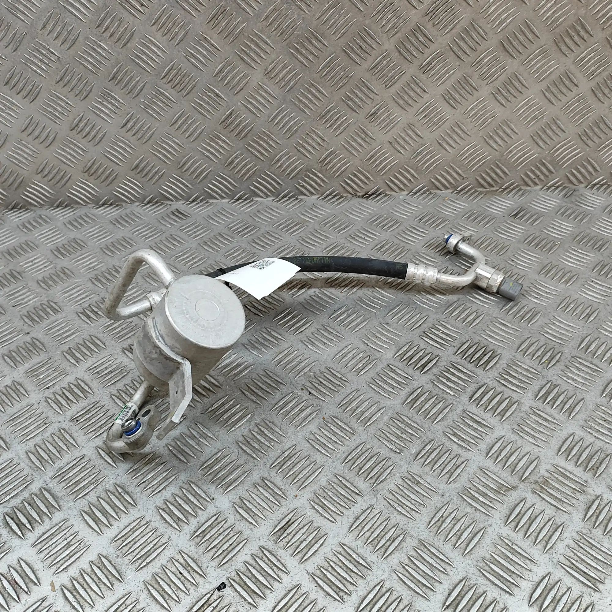 Kia EV6 A/C Air Con Hose Pipe A/C Air Con Hose Pipe — KIA EV6 (CV) (2021-...)...