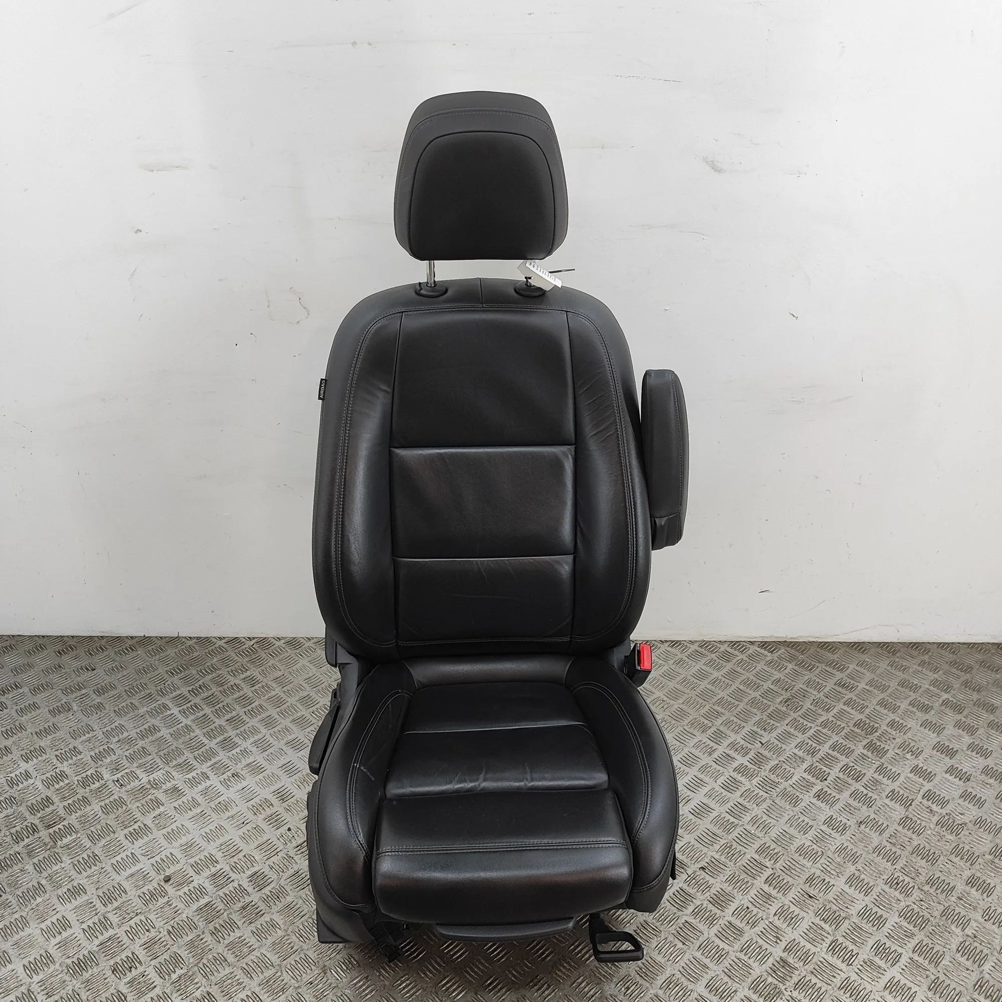 Opel Mokka (A) Front Right Seat Front right seat — OPEL MOKKA (MOKKA X) (2012-....