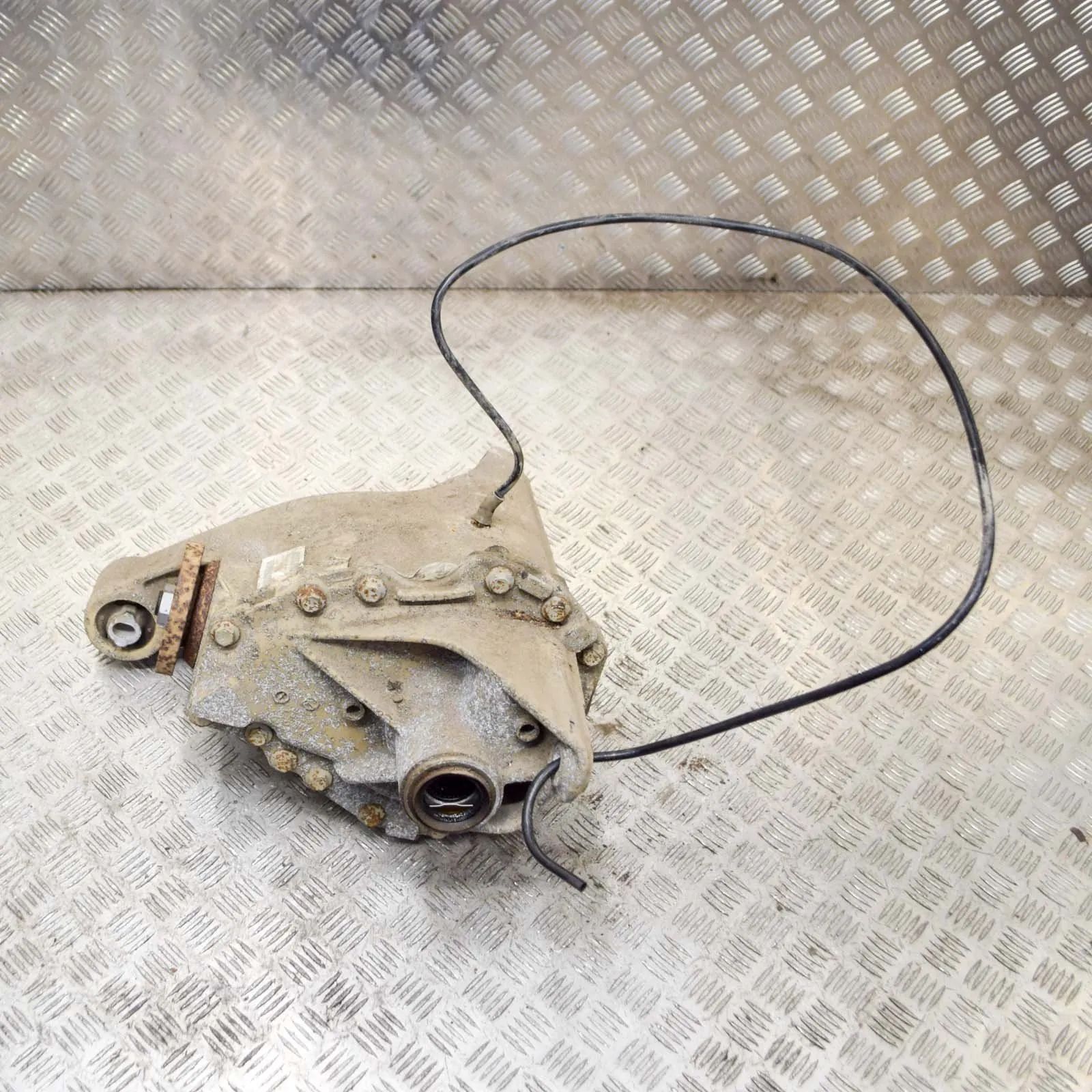 Land Rover Discovery takatasauspyörästö Rear differential — LAND ROVER DISCOVERY (IV L3...