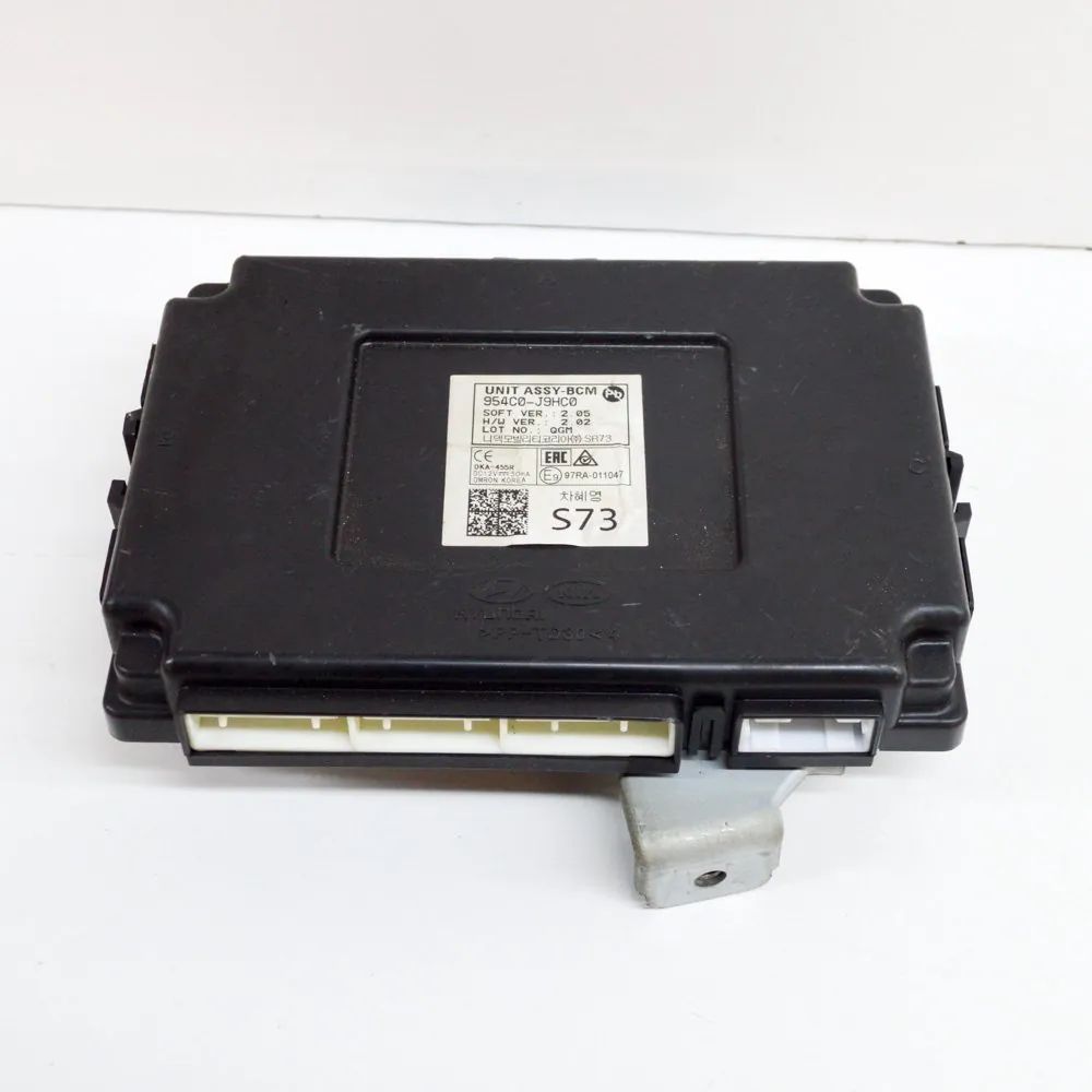Hyundai Kona Comfort Control Unit Comfort Control Unit — HYUNDAI KONA (2017-...) ...