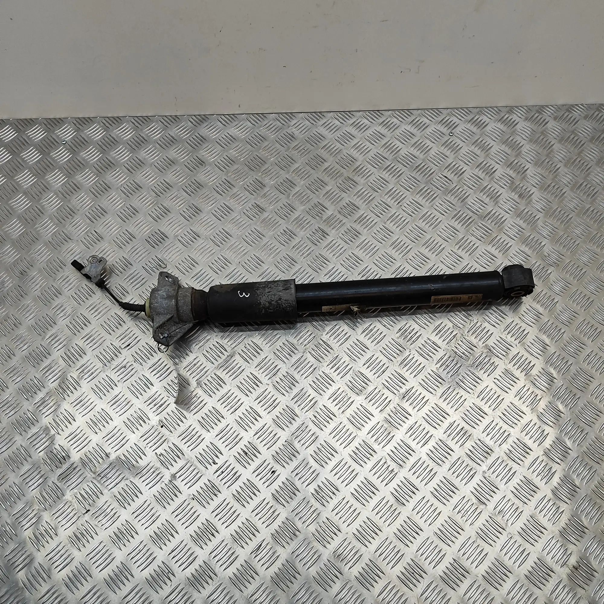 Porsche Macan Shock absorber — rear left Shock absorber — rear left — PORSCHE MACAN (95B...