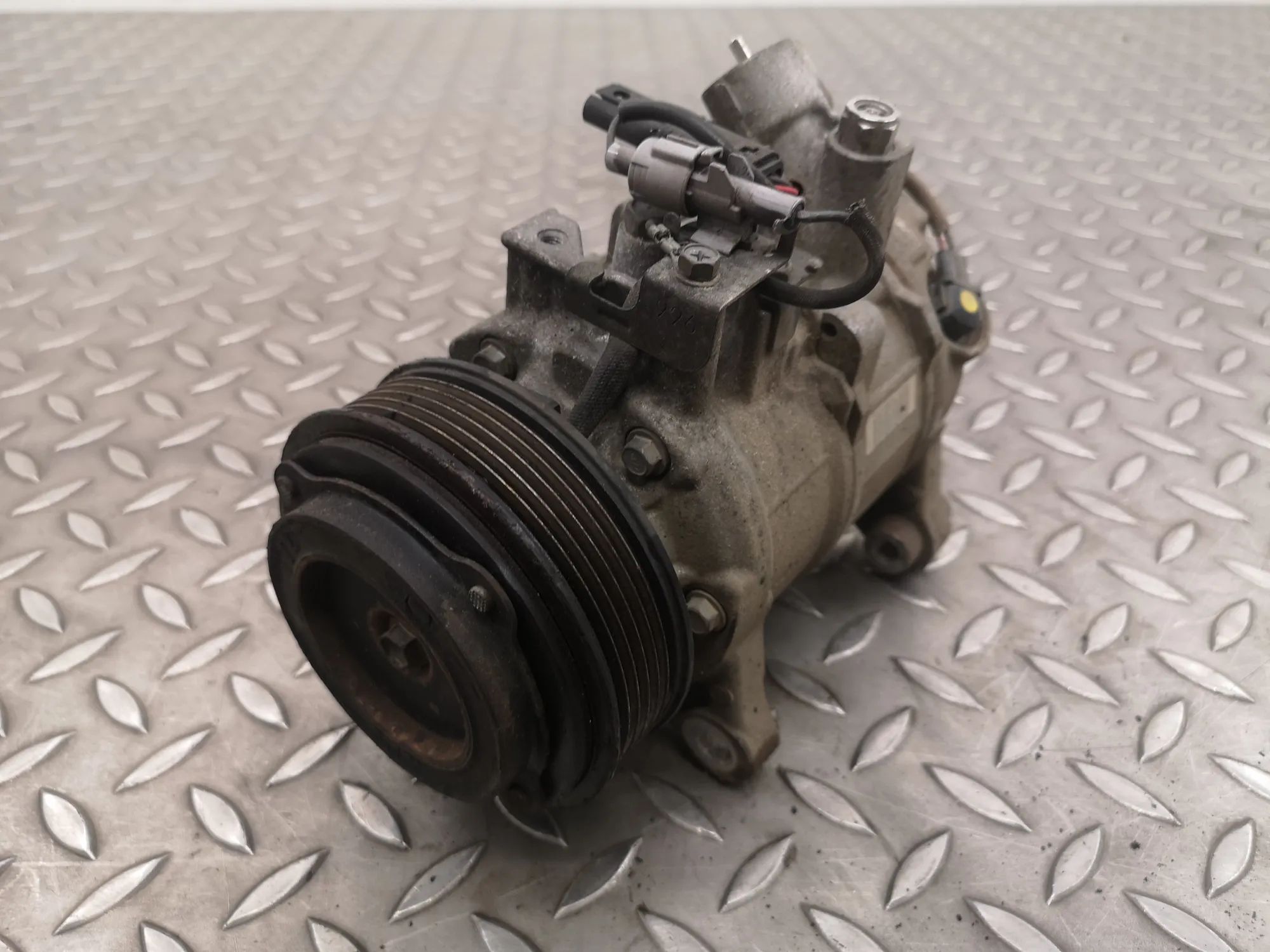 BMW 2 (F22 / F23) Air-conditioning compressor Air-conditioning compressor — BMW 2 SERIES COUP...