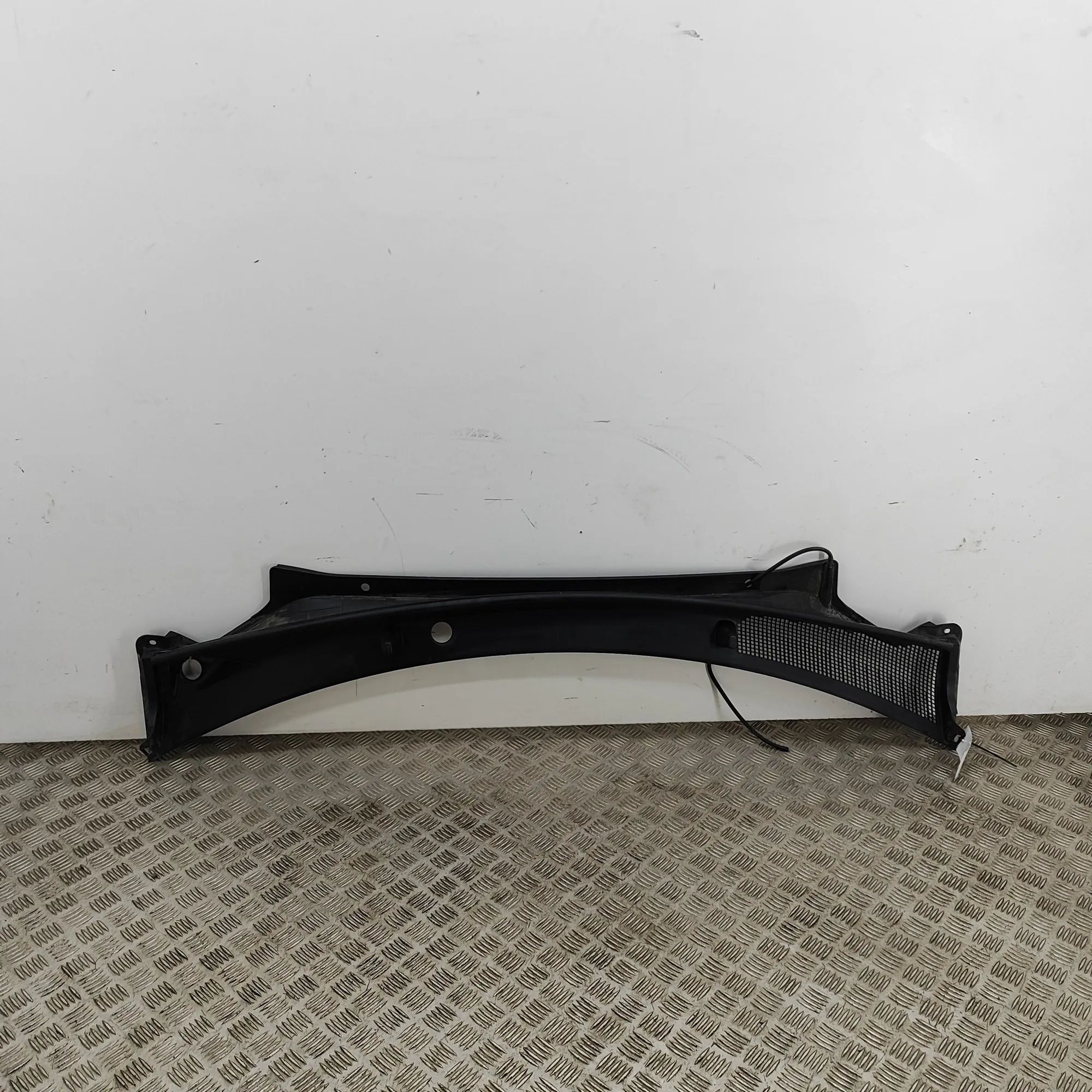 Hyundai Ioniq Front Wiper Cowl Trim Front Wiper Cowl Trim — HYUNDAI IONIQ (5 NE) (2...