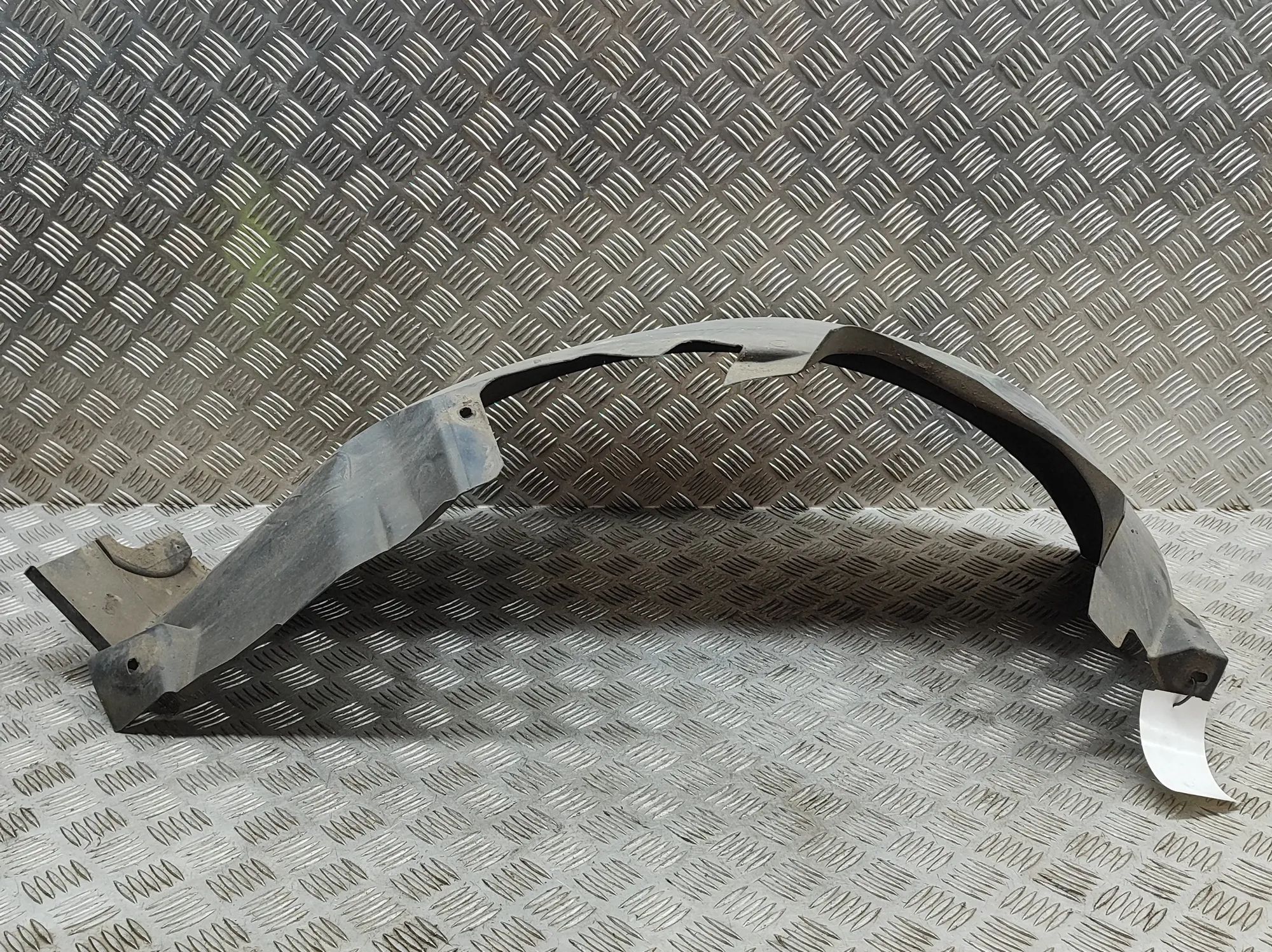 Porsche 911 (996) Wheel arch liner — front — left — front section Wheel arch liner — front — left — front section...