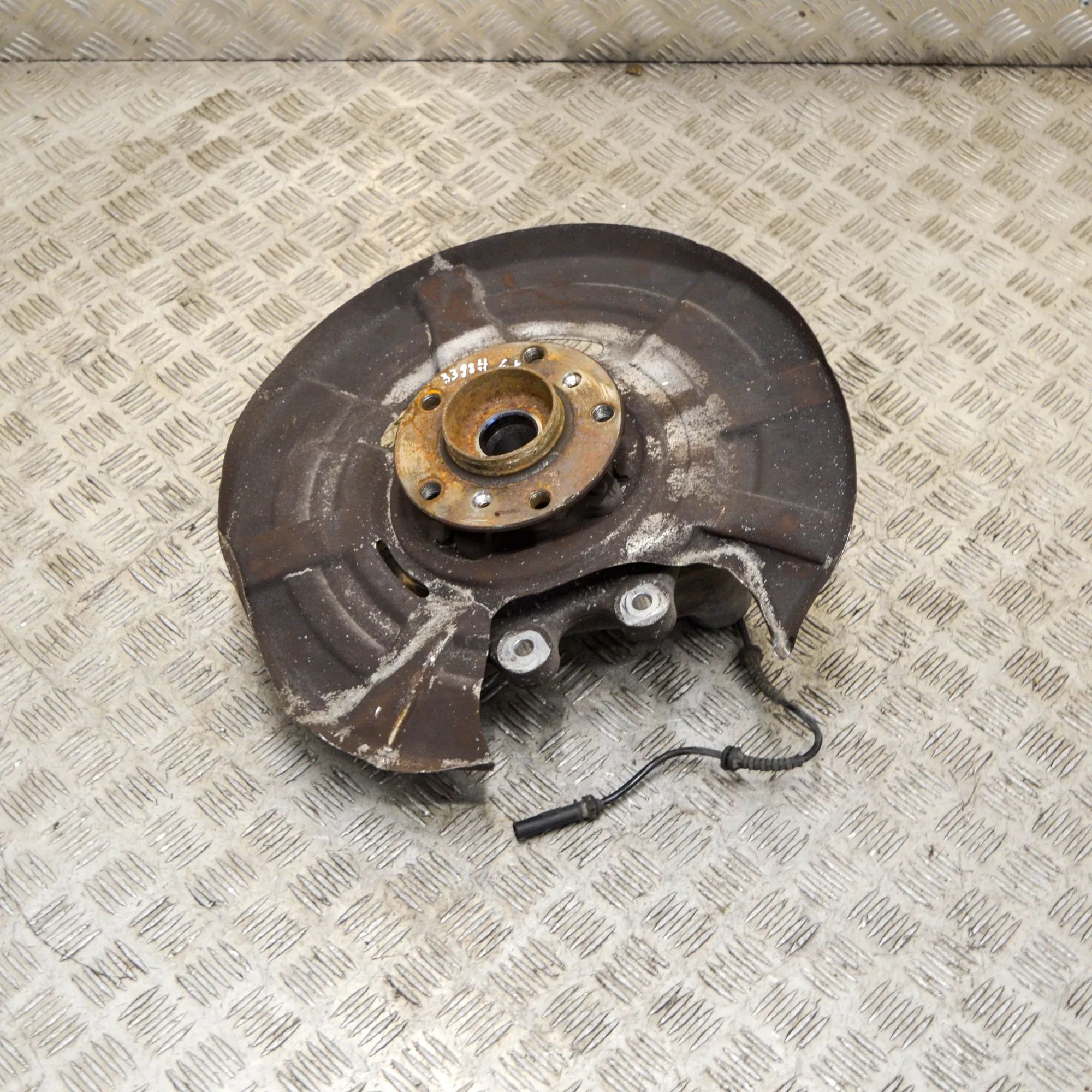 BMW 5 (F10 / F11) Rear Left Wheel Hub Spindle Rear Left Wheel Hub Spindle — BMW 5 SERIES (F10...