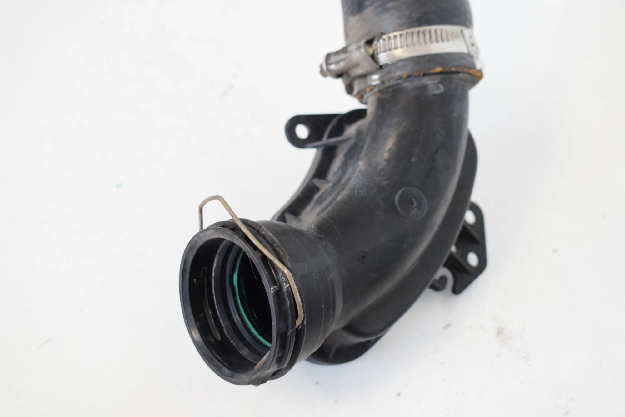 Land Rover Range Rover Evoque Intercooler hose — right Intercooler hose — right — LAND ROVER RANGE ROV...