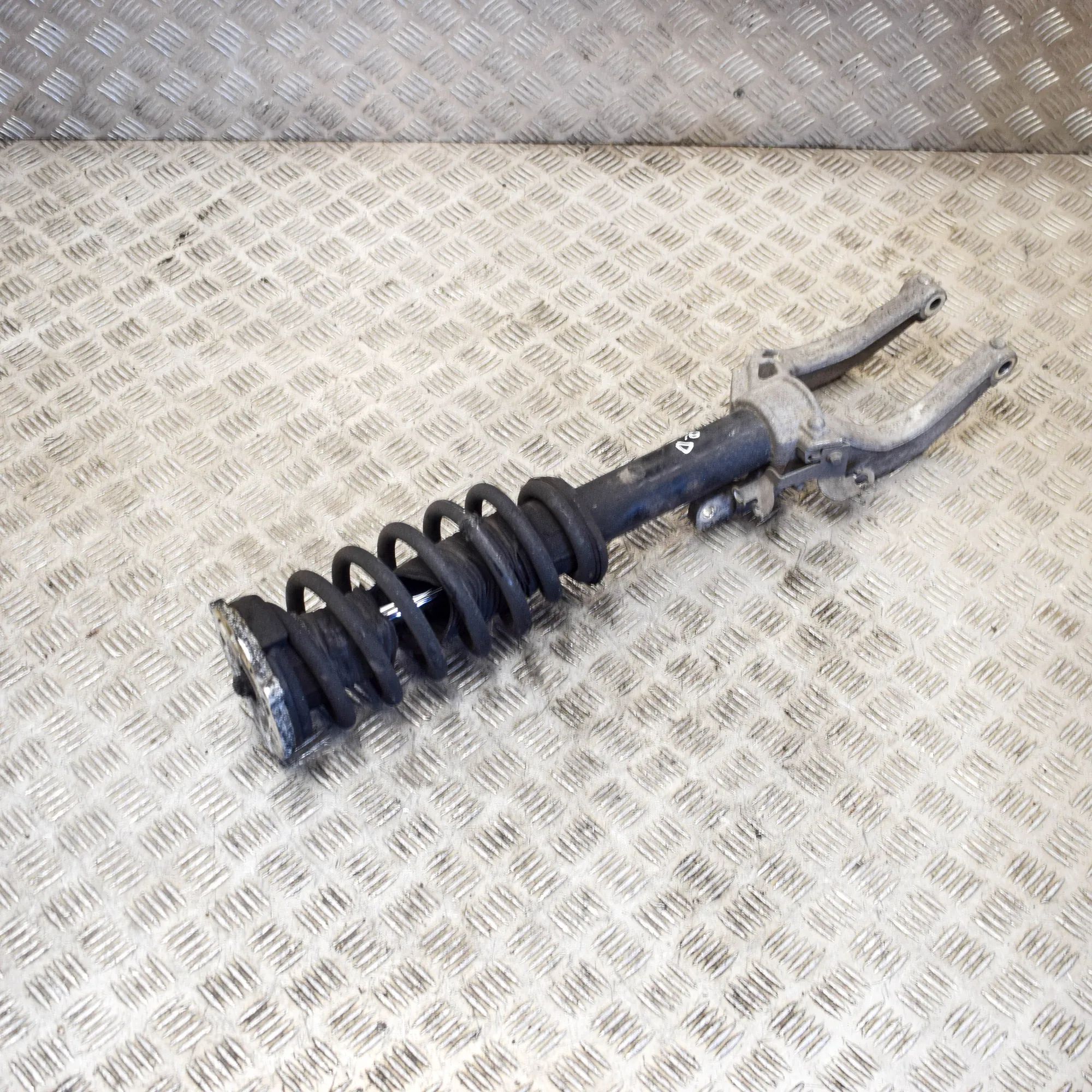 Volvo S90 Shock absorber — front right Shock absorber — front right — VOLVO S90 (II) (...