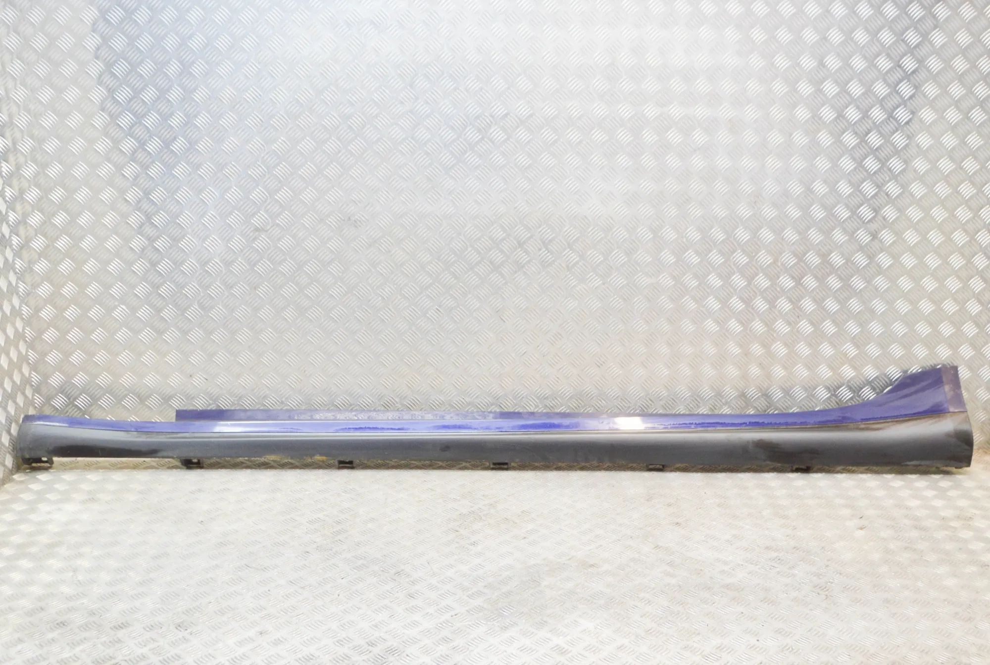 Maserati Quattroporte Left Side Plastic Sideskirt Cover Left Side Plastic Sideskirt Cover — MASERATI QU...