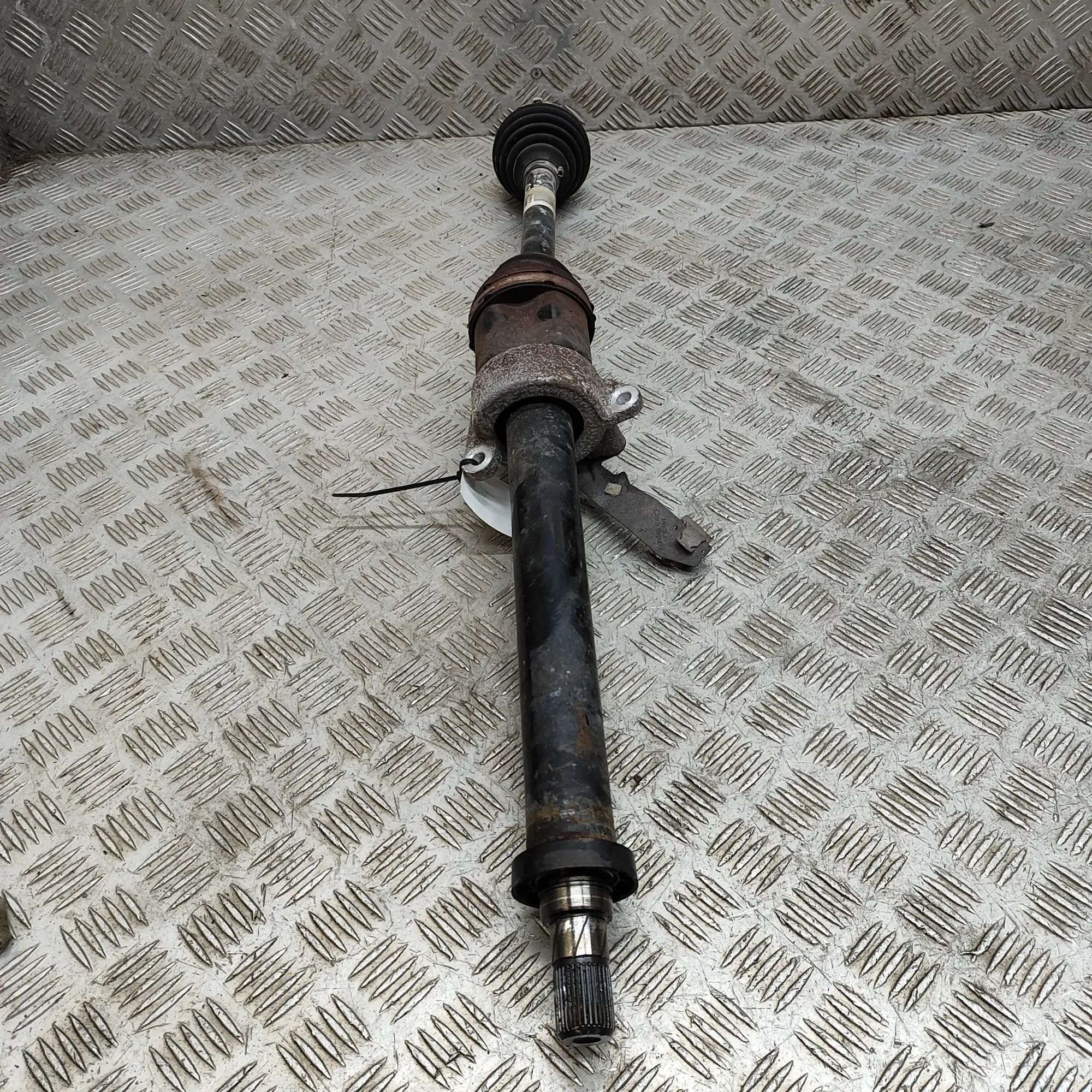 Mini One, Cooper (F55 / F56 / F57) Front Right Driveshaft Front Right Driveshaft — MINI COOPER (F55) (201...