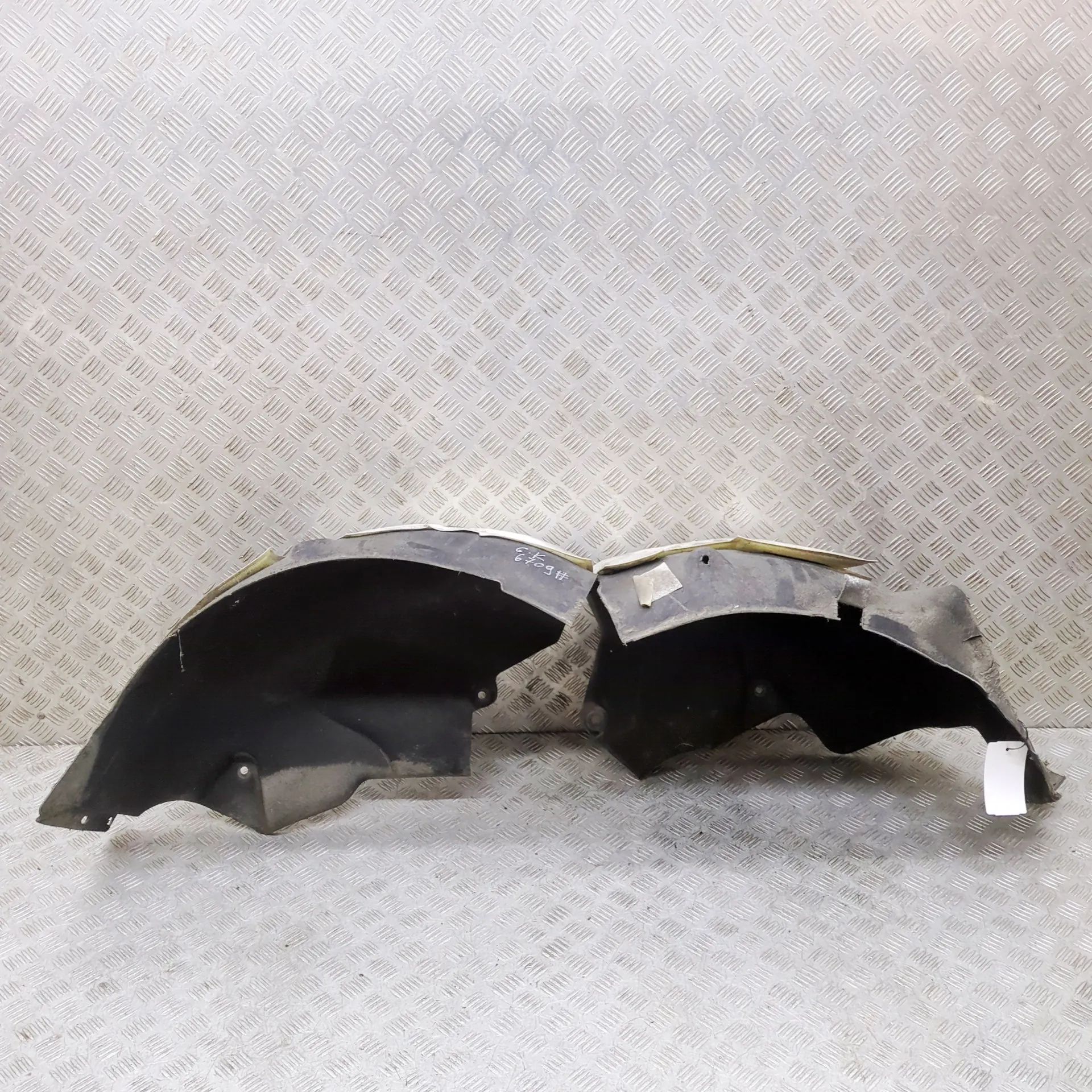 Land Rover Range Rover Sport (L494) Rear Left Arch Liner Rear Left Arch Liner — LAND ROVER RANGE ROVER S...
