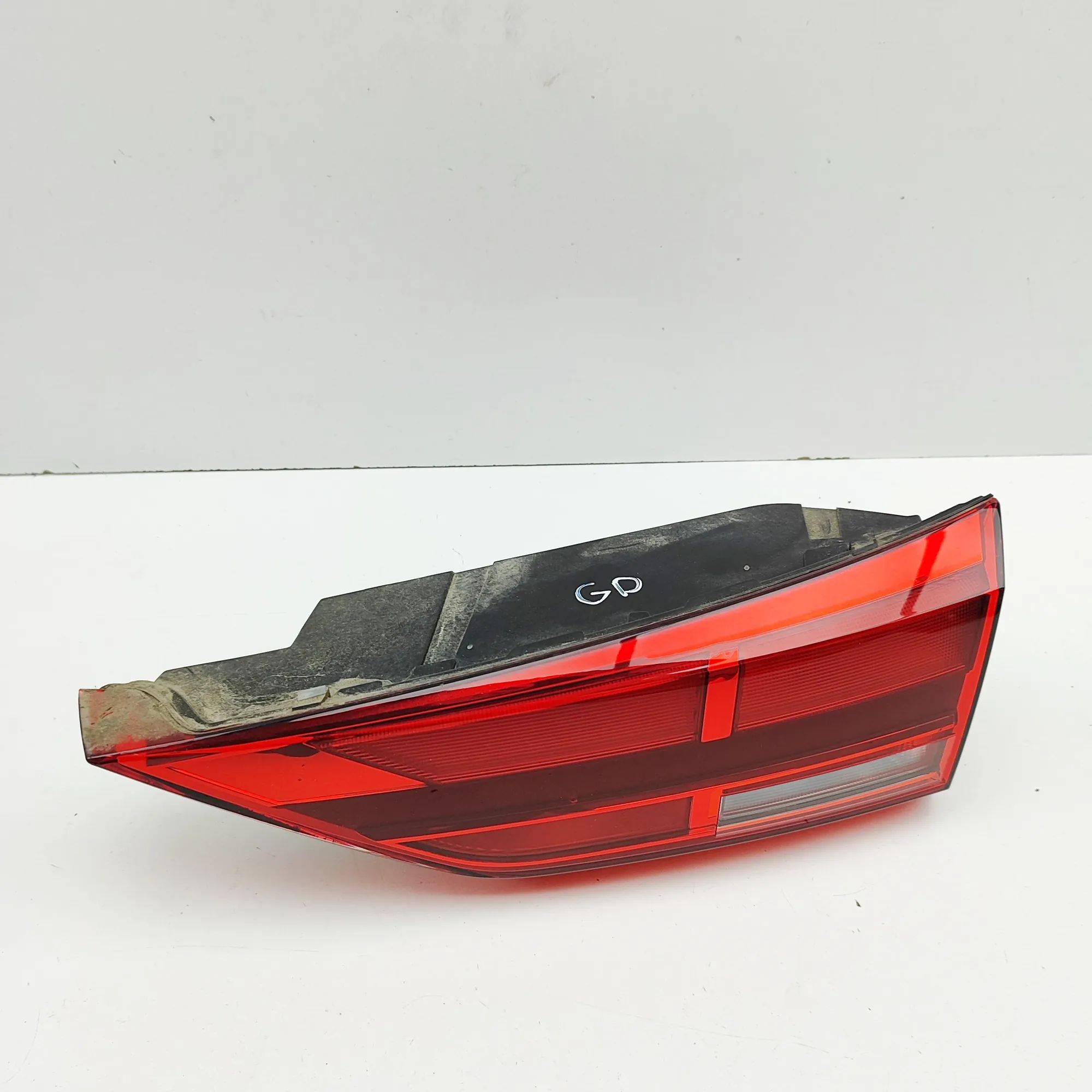 Audi Q3 (F3) Right Side Tailgate Tail Light Right Side Tailgate Tail Light — AUDI Q3 (F3) (...