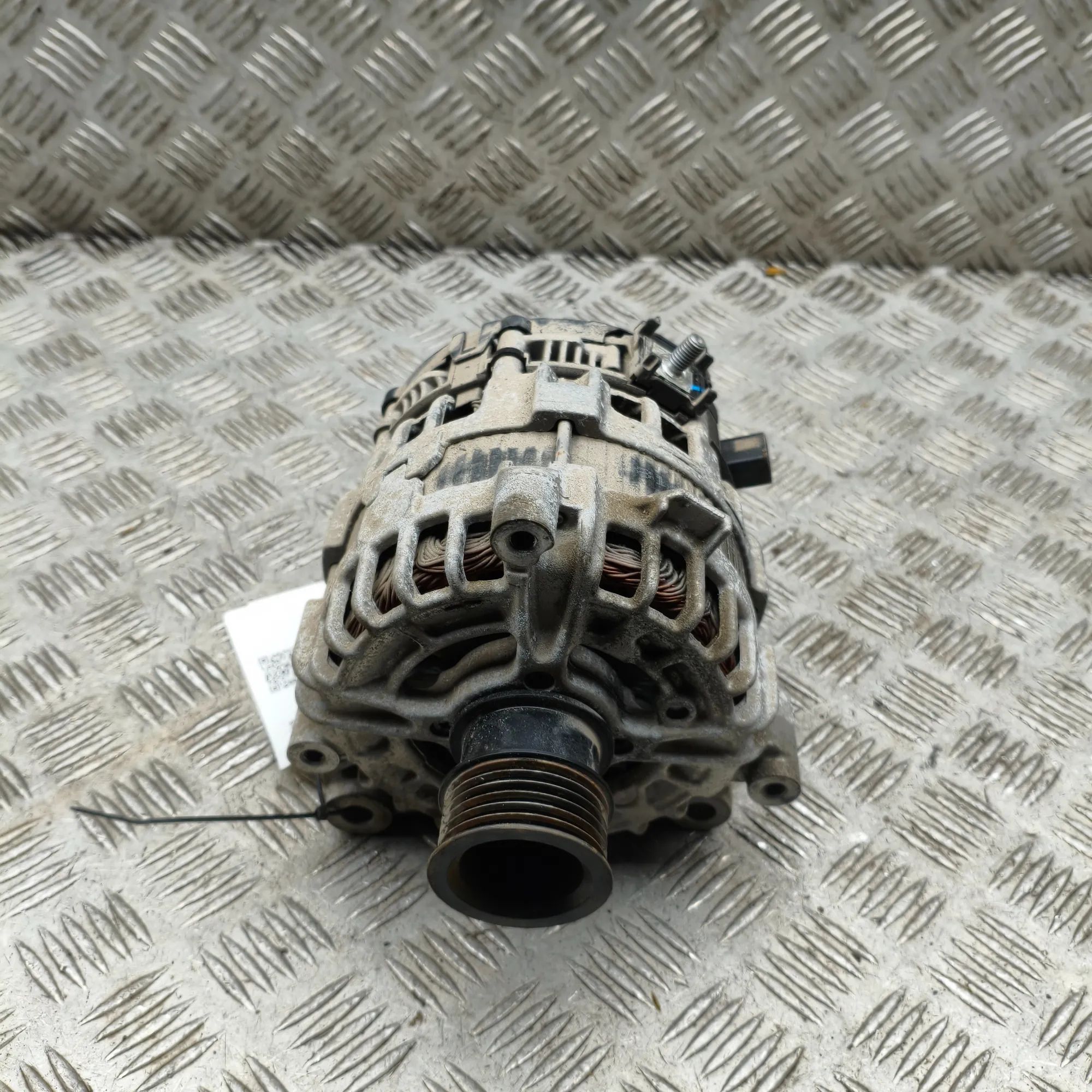 BMW 4 (G22 / G23 / G26)  Alternator Alternator — BMW 4 / i4 (G22, G23, G26, G82, G8...