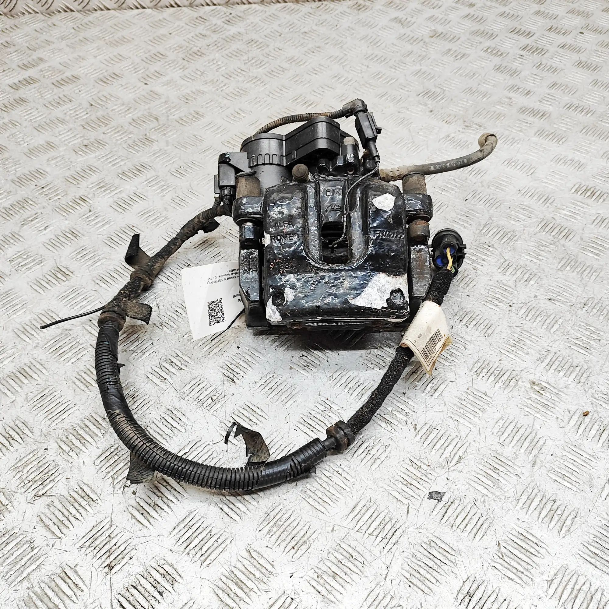 Alfa-Romeo Stelvio Brake caliper — rear left Brake caliper — rear left — ALFA ROMEO STELVIO ...