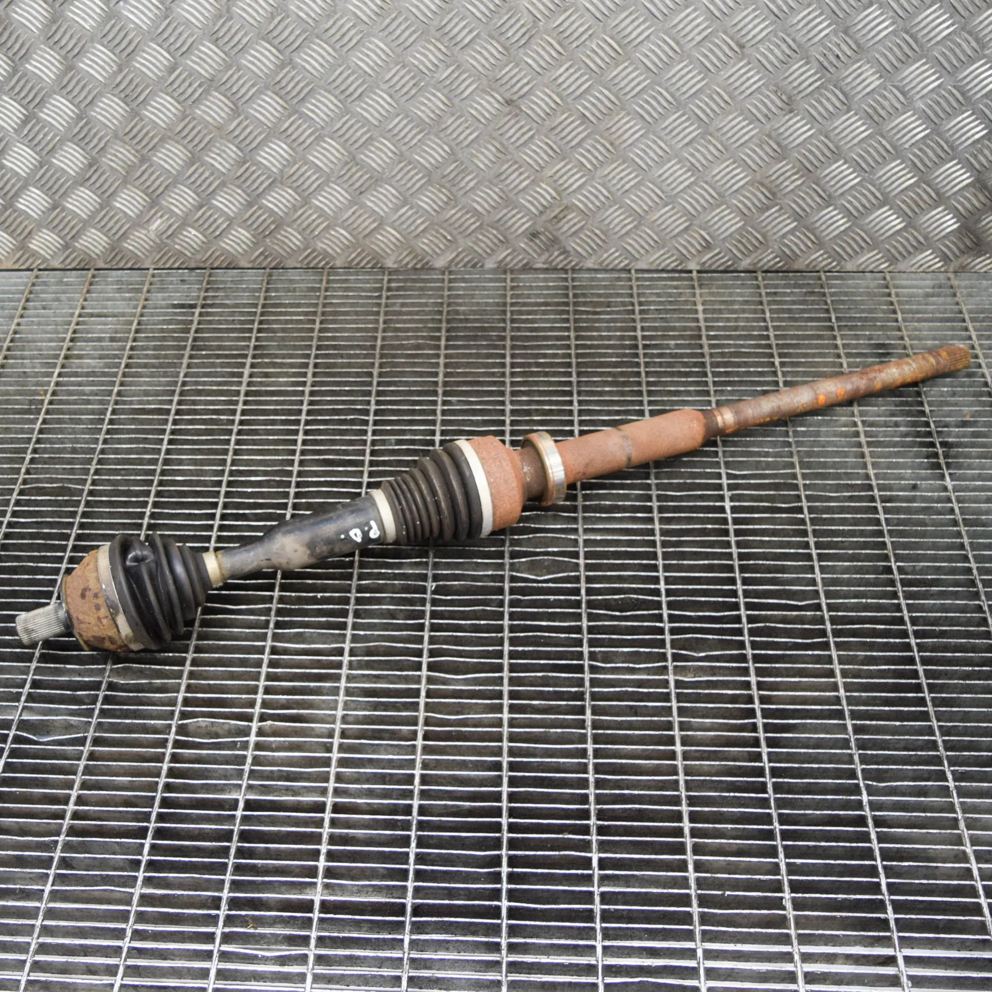 Volvo XC70 Front Right Driveshaft Front Right Driveshaft — VOLVO XC70 II (2007-20...