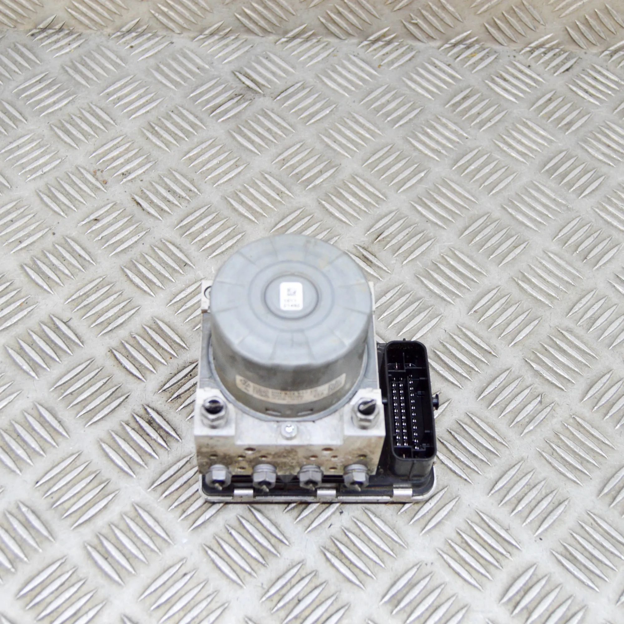 Skoda Octavia ABS Hydraulipumppu ABS Pump — SKODA OCTAVIA (III Combi 5E5) (2012-...