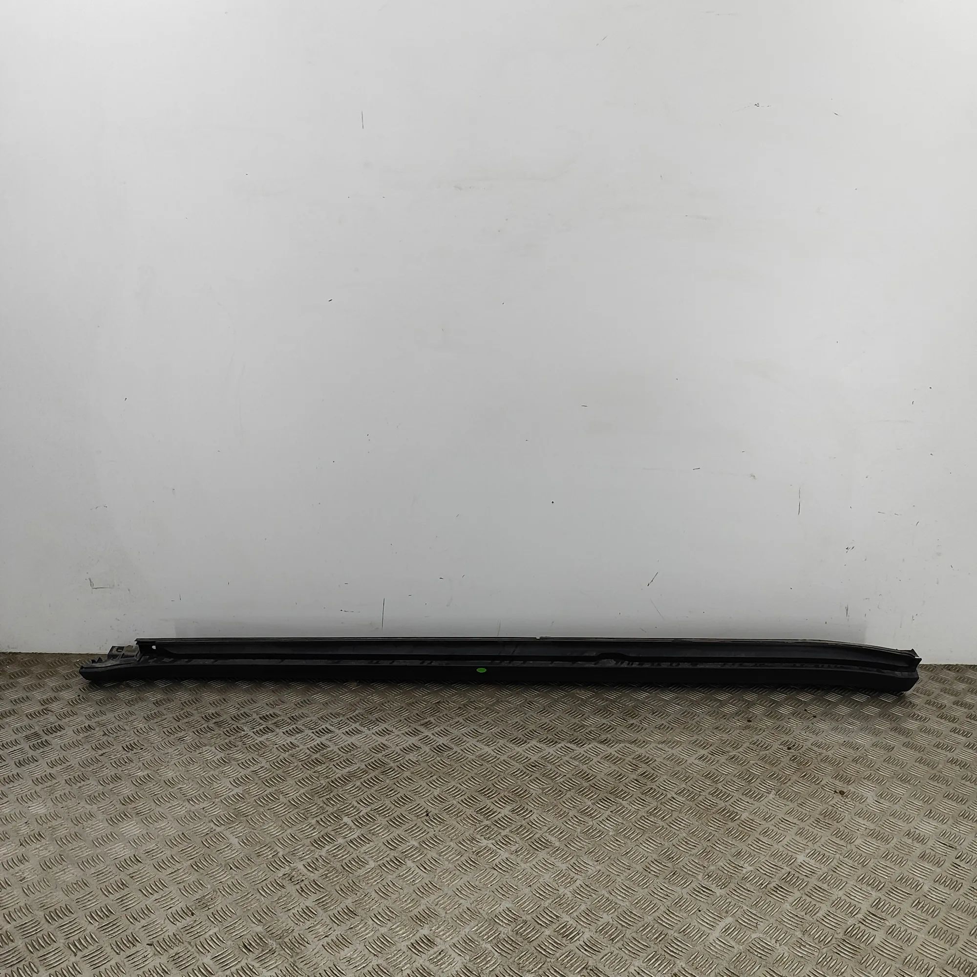 Porsche Macan Left Side Plastic Sideskirt Cover Left Side Plastic Sideskirt Cover — PORSCHE MAC...