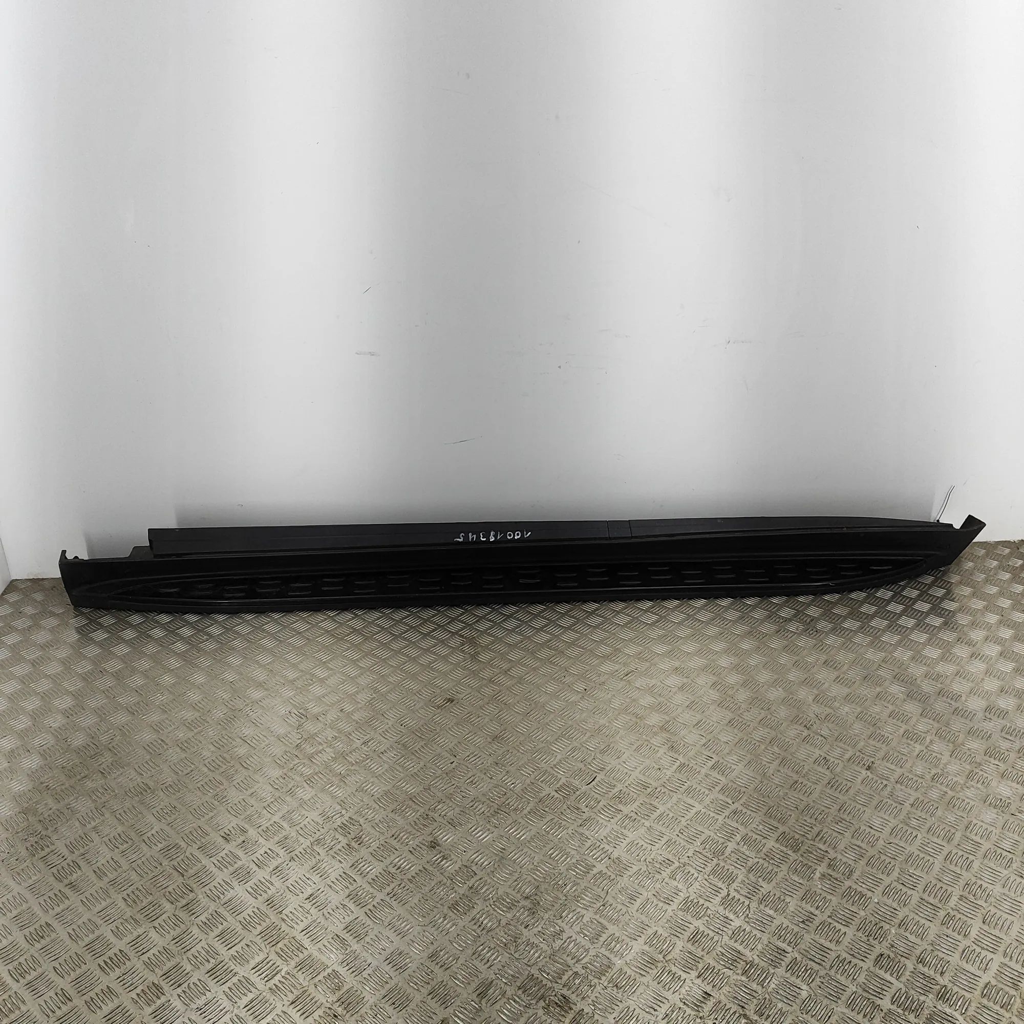Mercedes-Benz ML / GLE (W166) Left Side Plastic Sideskirt Cover Left Side Plastic Sideskirt Cover — MERCEDES BE...