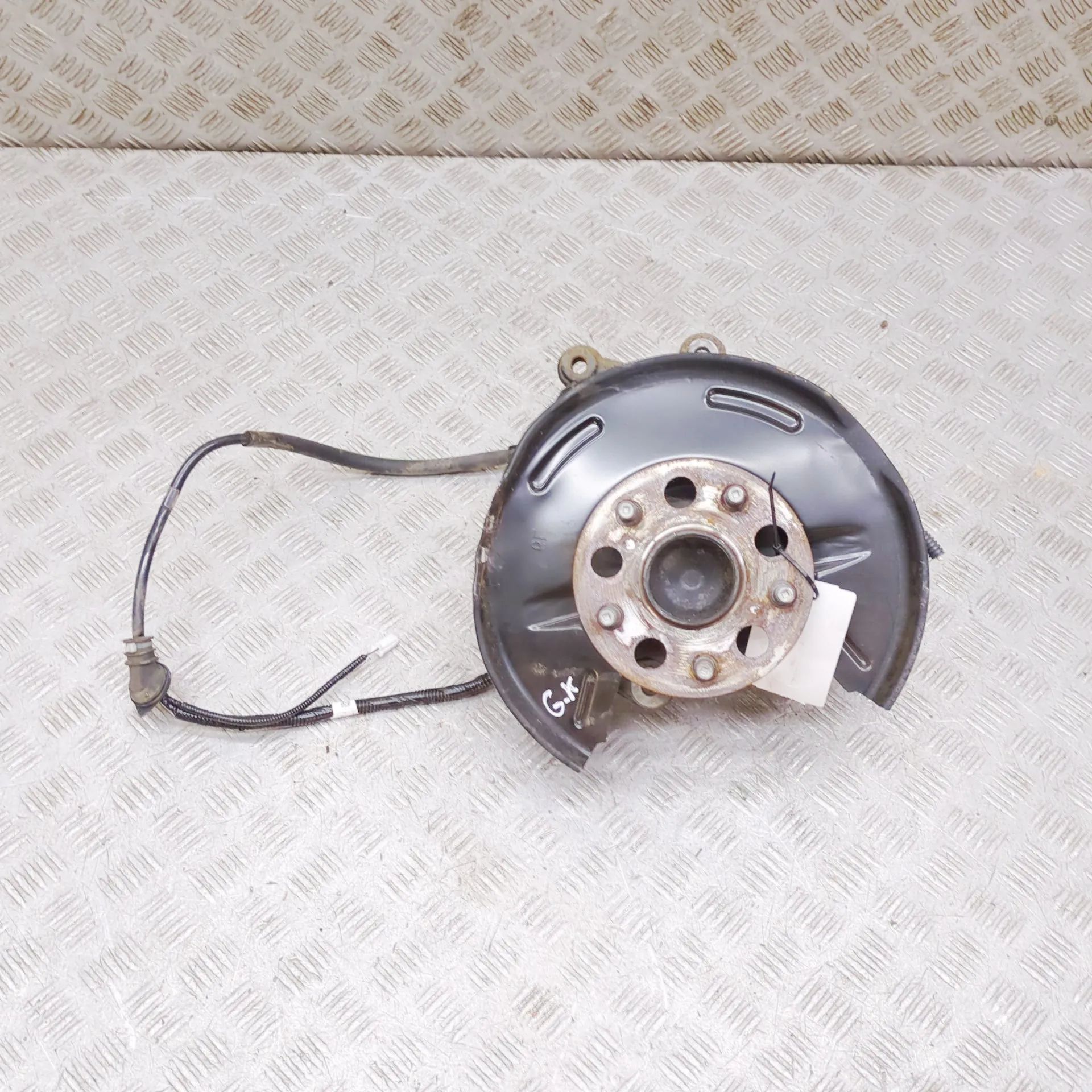 Toyota Corolla Rear Left Wheel Hub Spindle Rear Left Wheel Hub Spindle — TOYOTA COROLLA (E...