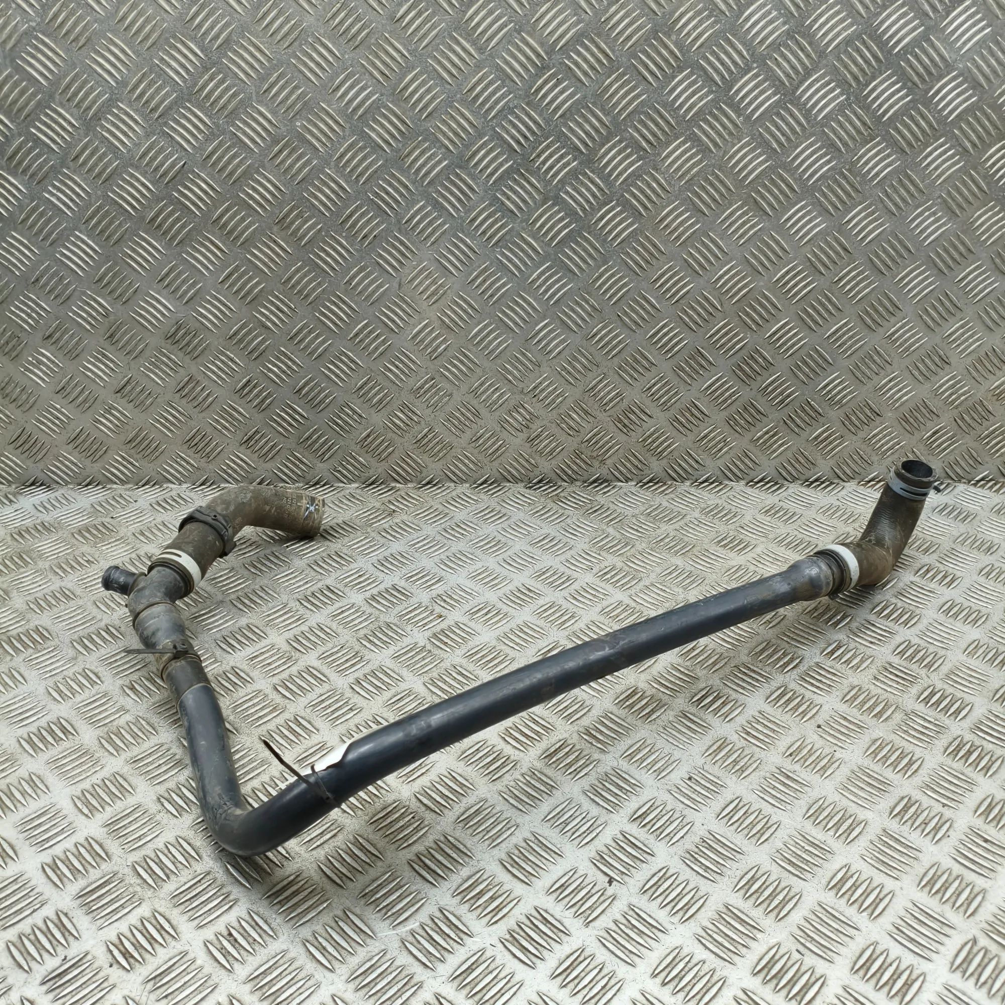 Volkswagen Crafter Coolant hose Coolant hose — VW CRAFTER (Van SY_) (2016-...) ...
