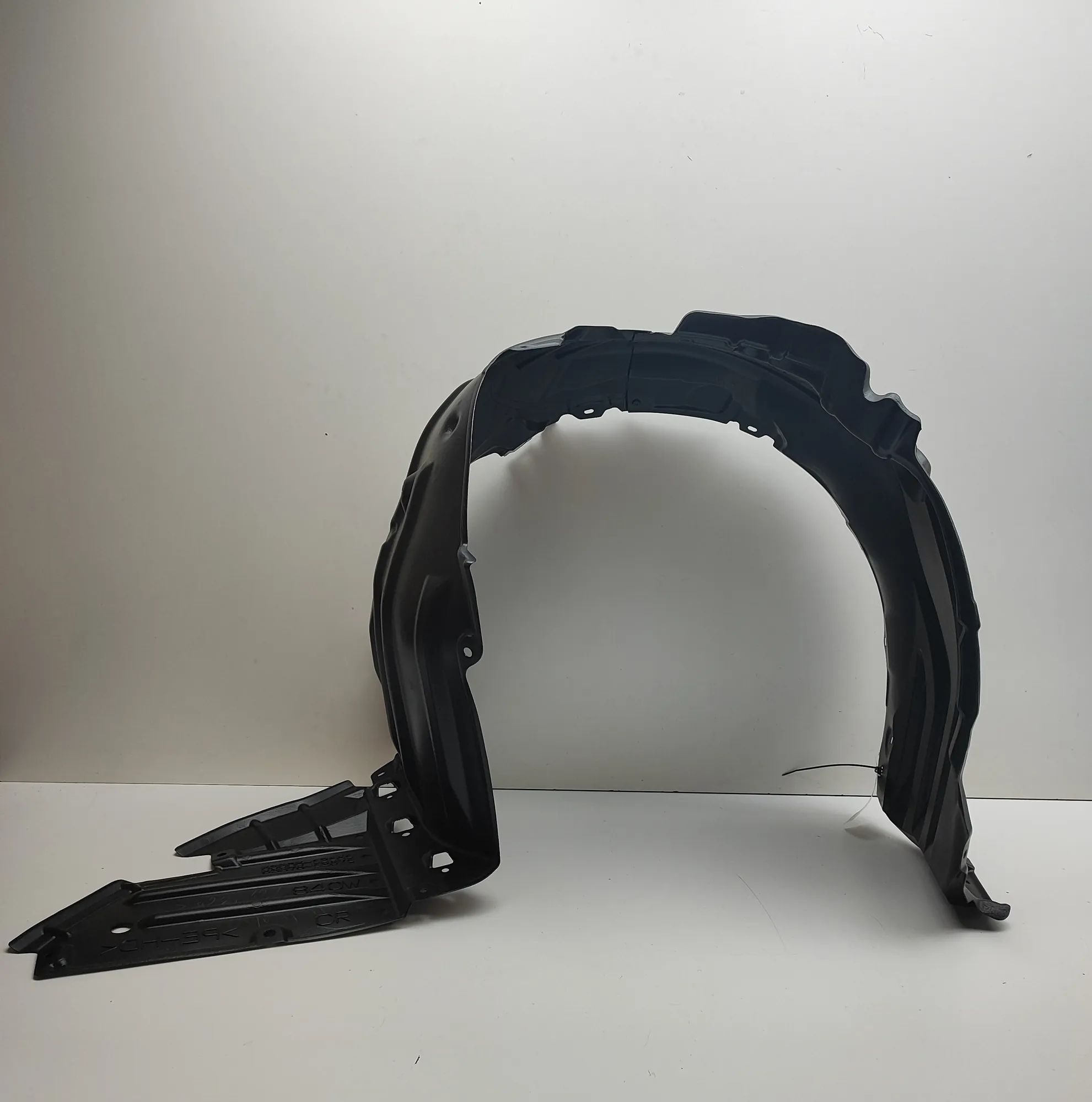 Toyota Corolla Front Right Arch Liner Front Right Arch Liner — TOYOTA COROLLA (Estate...