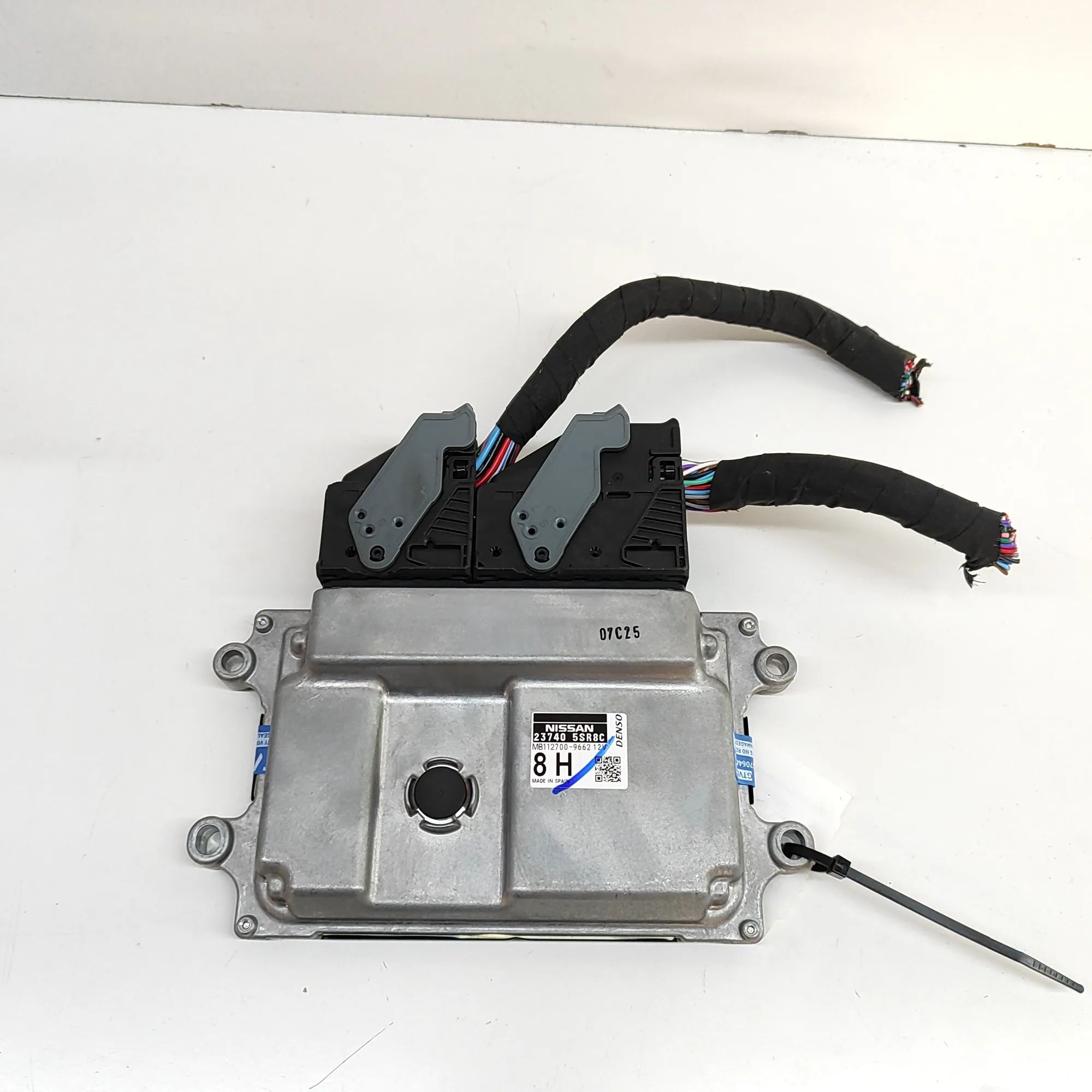 Nissan Leaf Engine Control Unit Engine Control Unit — NISSAN LEAF (ZE1) (2017-....