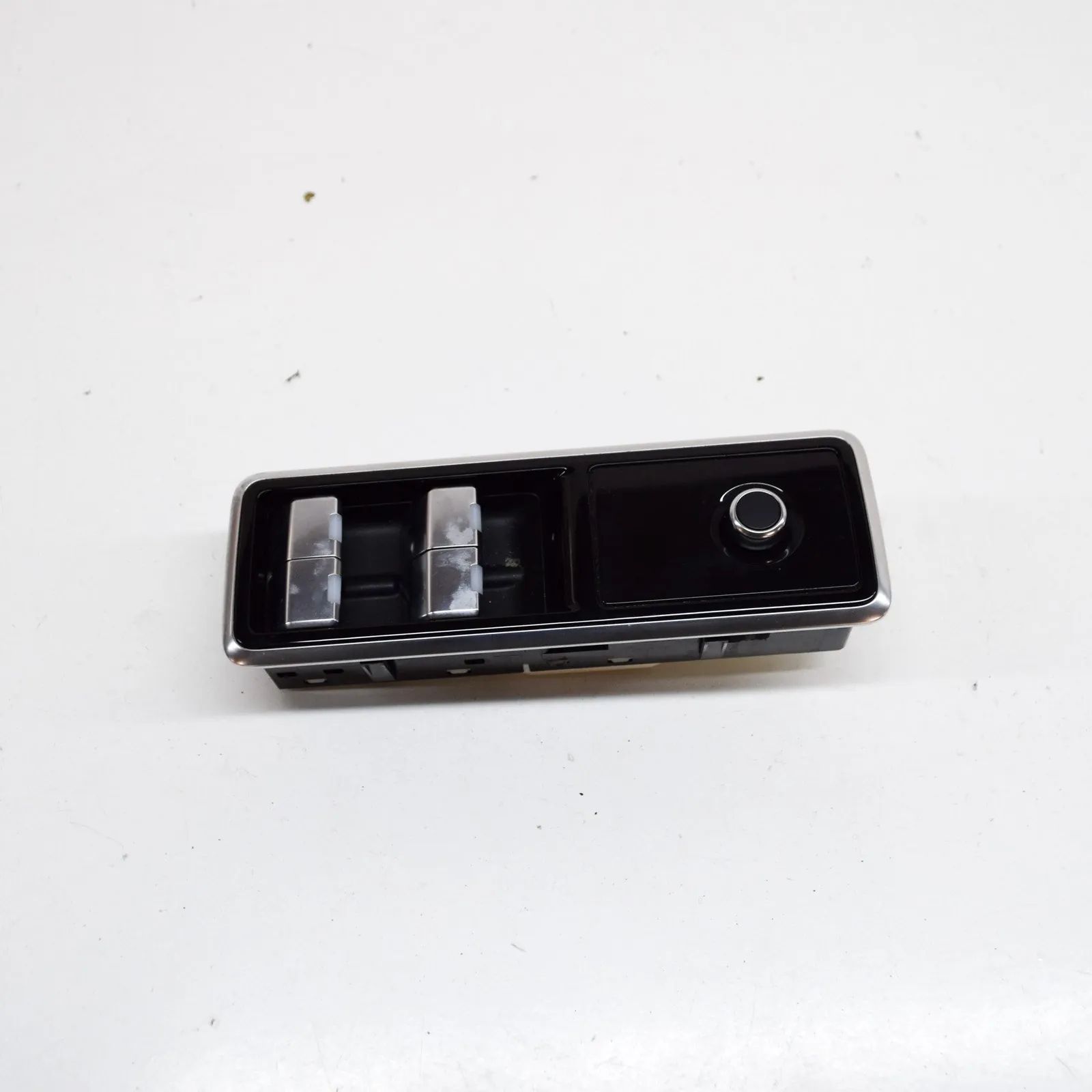 Land Rover Range Rover (L405) Door window switch — front left Door window switch — front left — LAND ROVER RA...