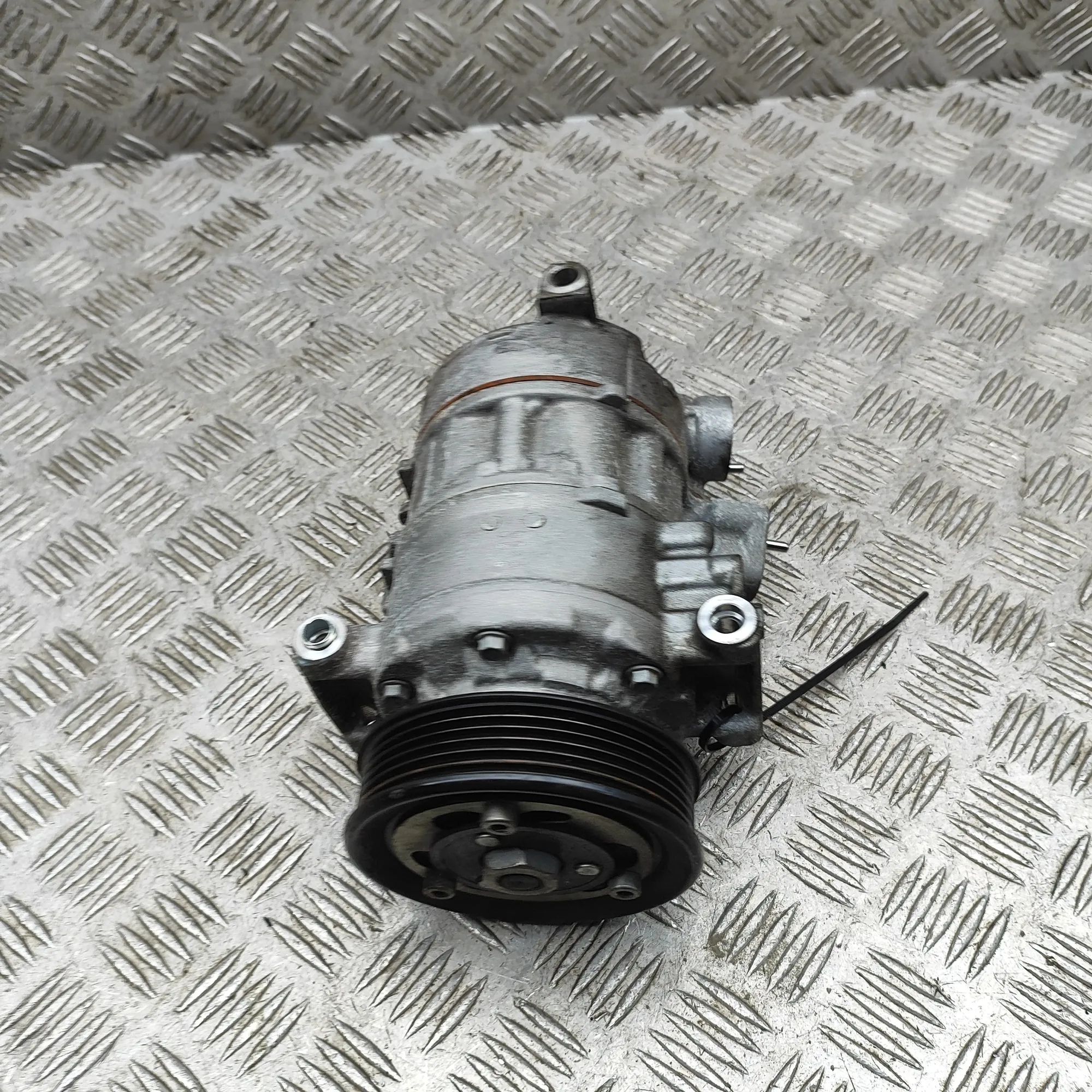 Audi Q3 (8U) Air-conditioning compressor Air-conditioning compressor — AUDI Q3 (F3) (201...