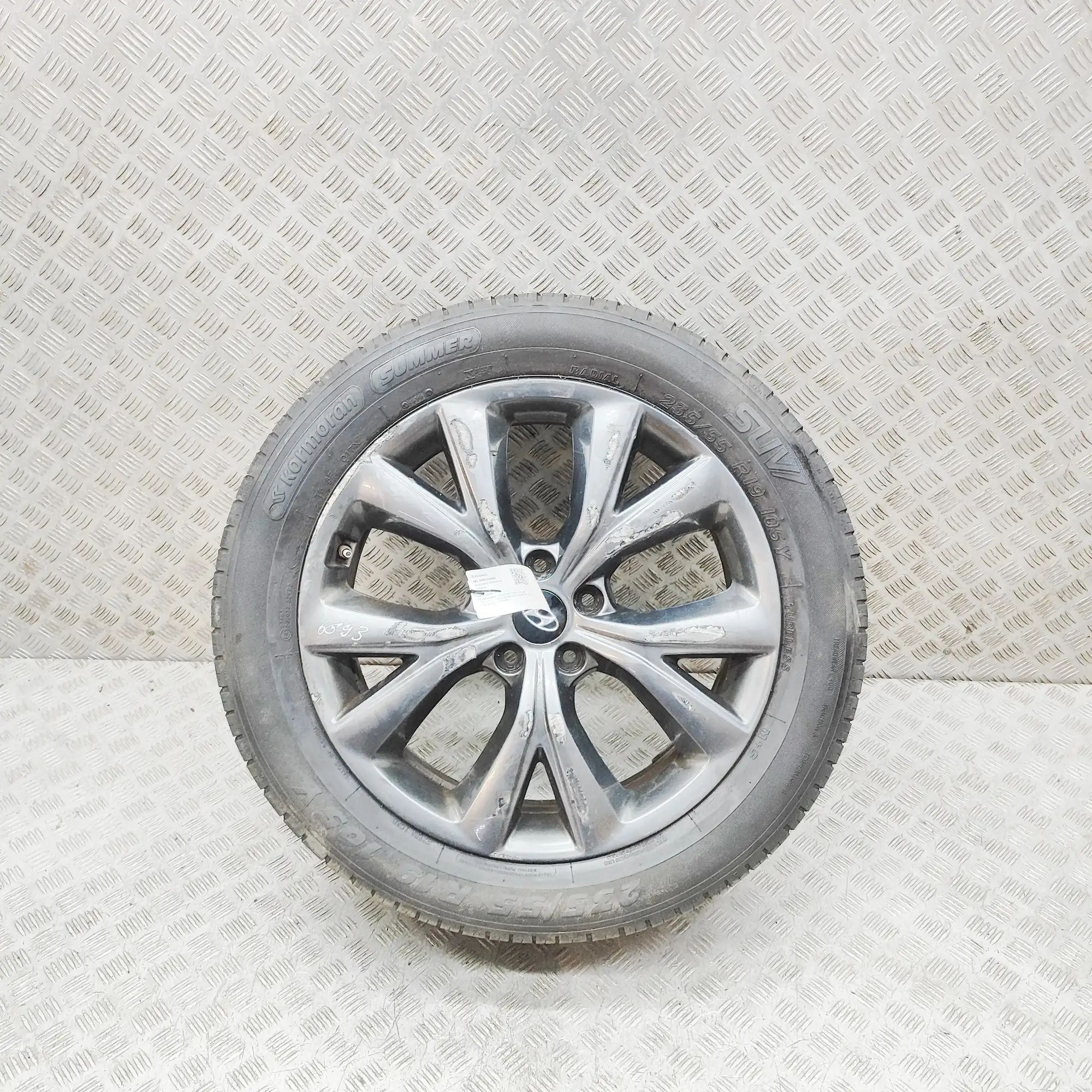 Hyundai Santa Fe Alloy Wheel Alloy wheel — HYUNDAI SANTA (FÉ III DM) (2012-....