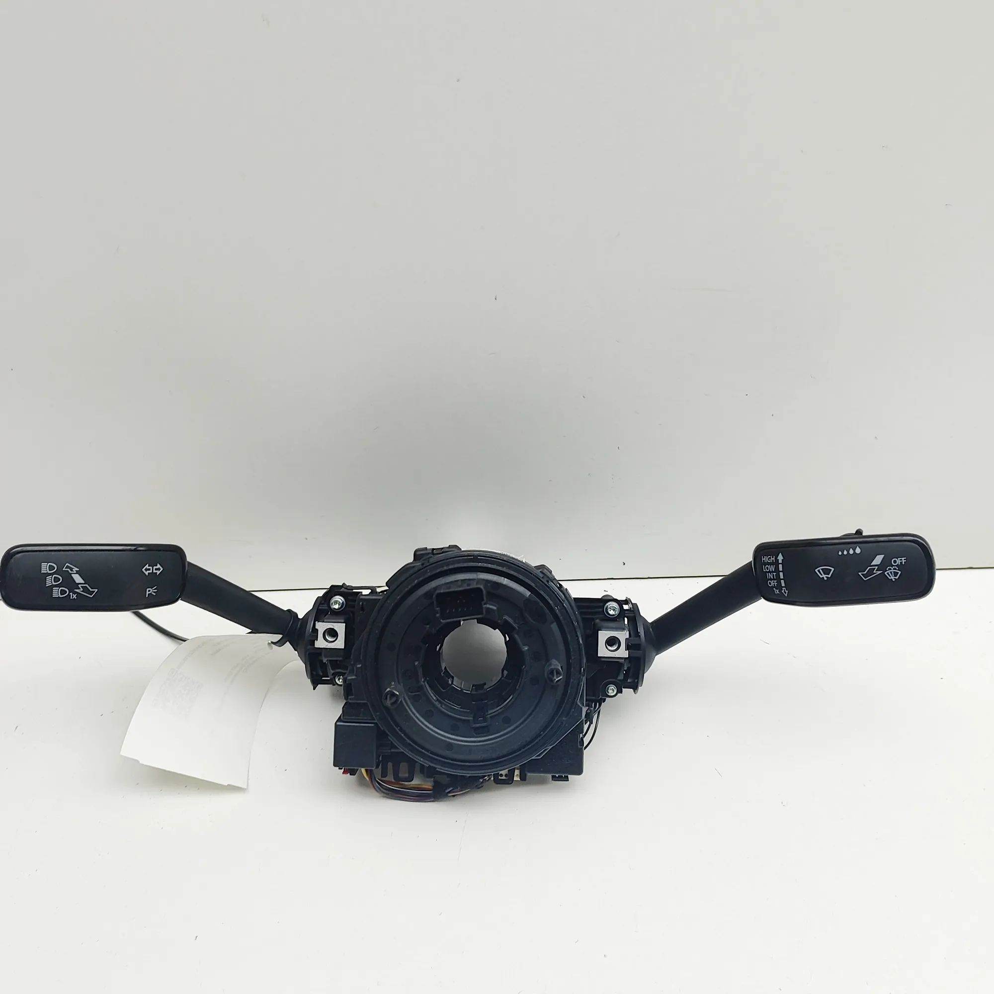Volkswagen Arteon Indicator Wiper Stalk Switch Indicator Wiper Stalk Switch — VW ARTEON (3H7) ...