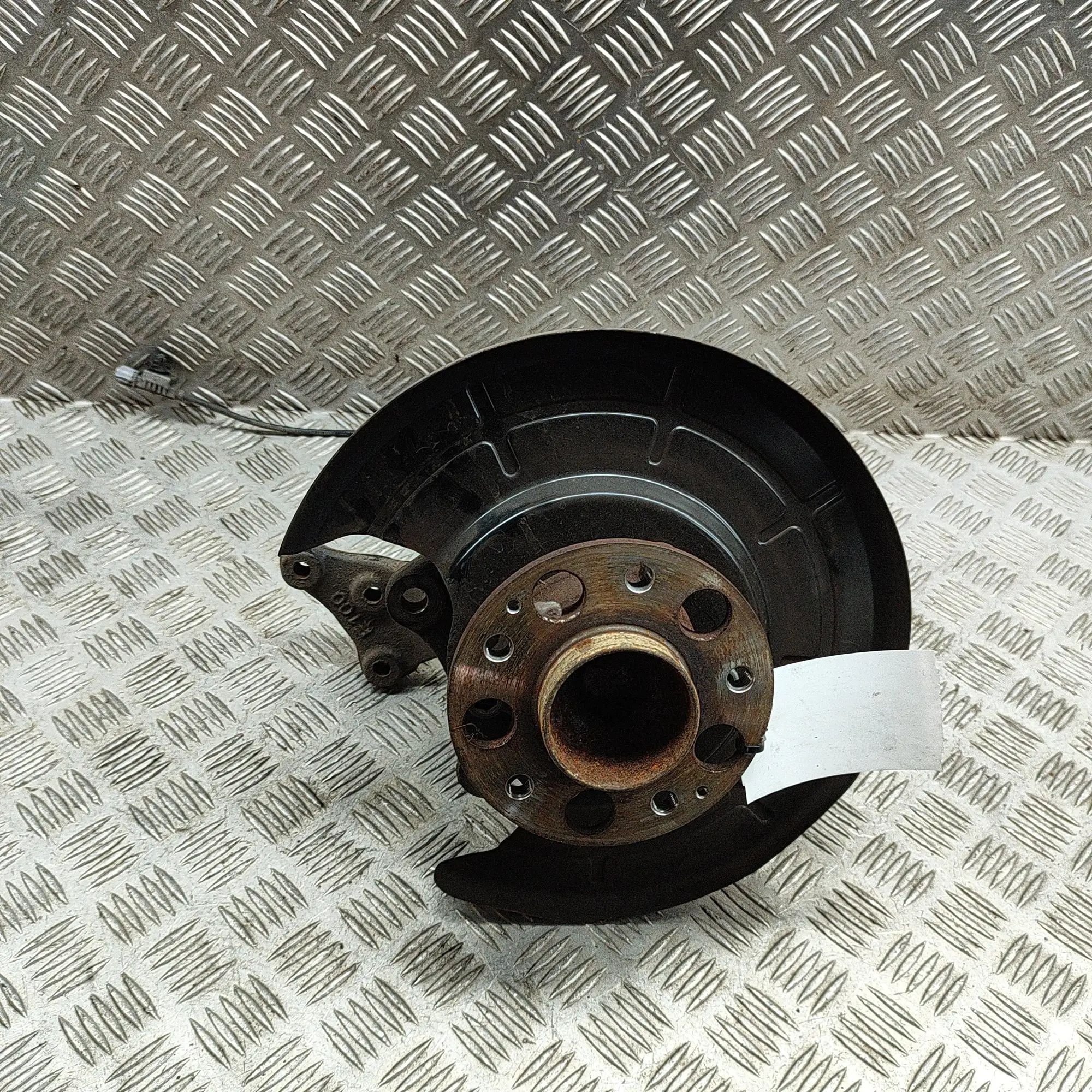 Ssangyong Korando Rear Right Wheel Hub Rear Right Wheel Hub — SSANGYONG KORANDO (C300)...