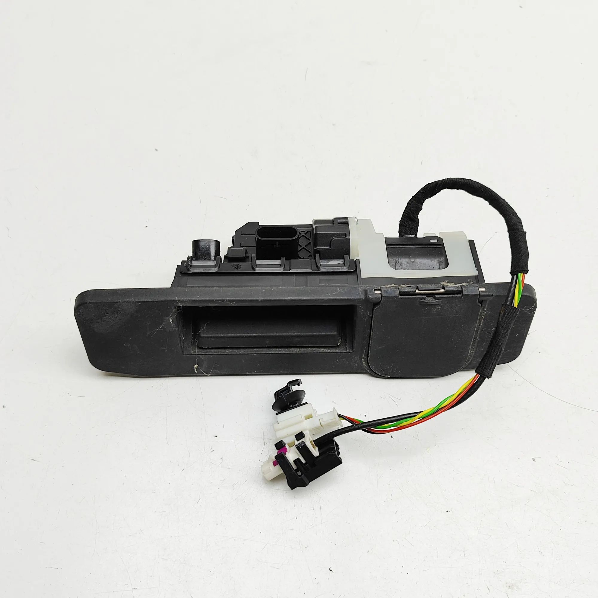 Mercedes-Benz GLA (X156) Tailgate Open Switch Tailgate Open Switch — MERCEDES BENZ GLA (H247)...