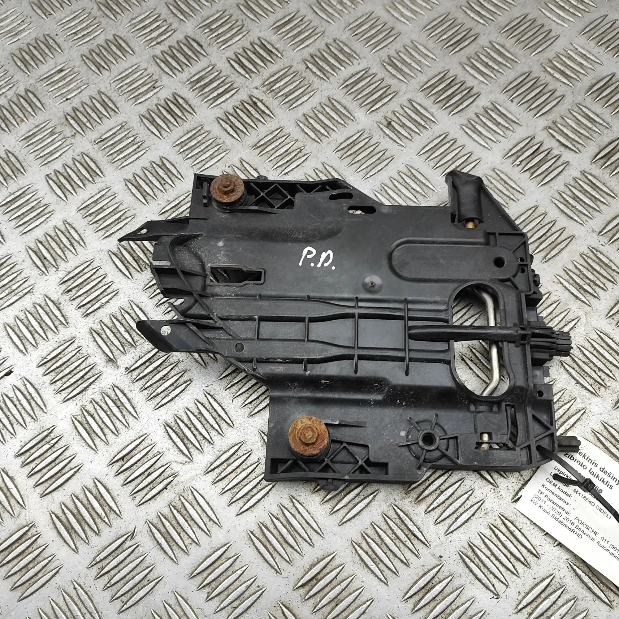 Porsche 911 (991) Right Headlight Bracket Right Headlight Bracket — PORSCHE 911 (991) (20...