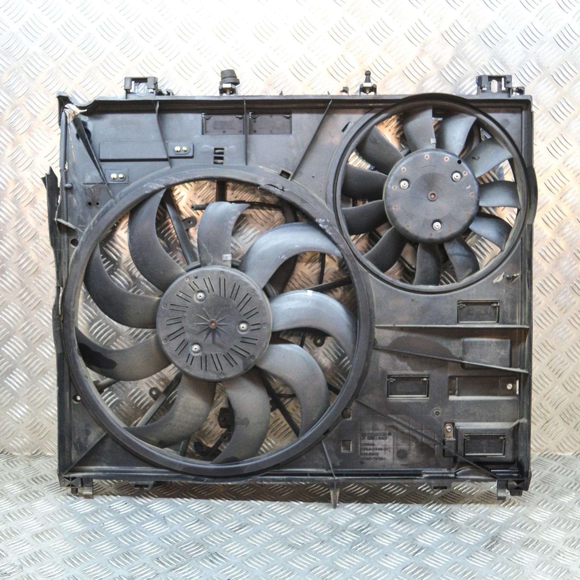 Land Rover Range Rover Sport (L494) Engine Cooling Fan Shroud Engine Cooling Fan Shroud — LAND ROVER RANGE RO...