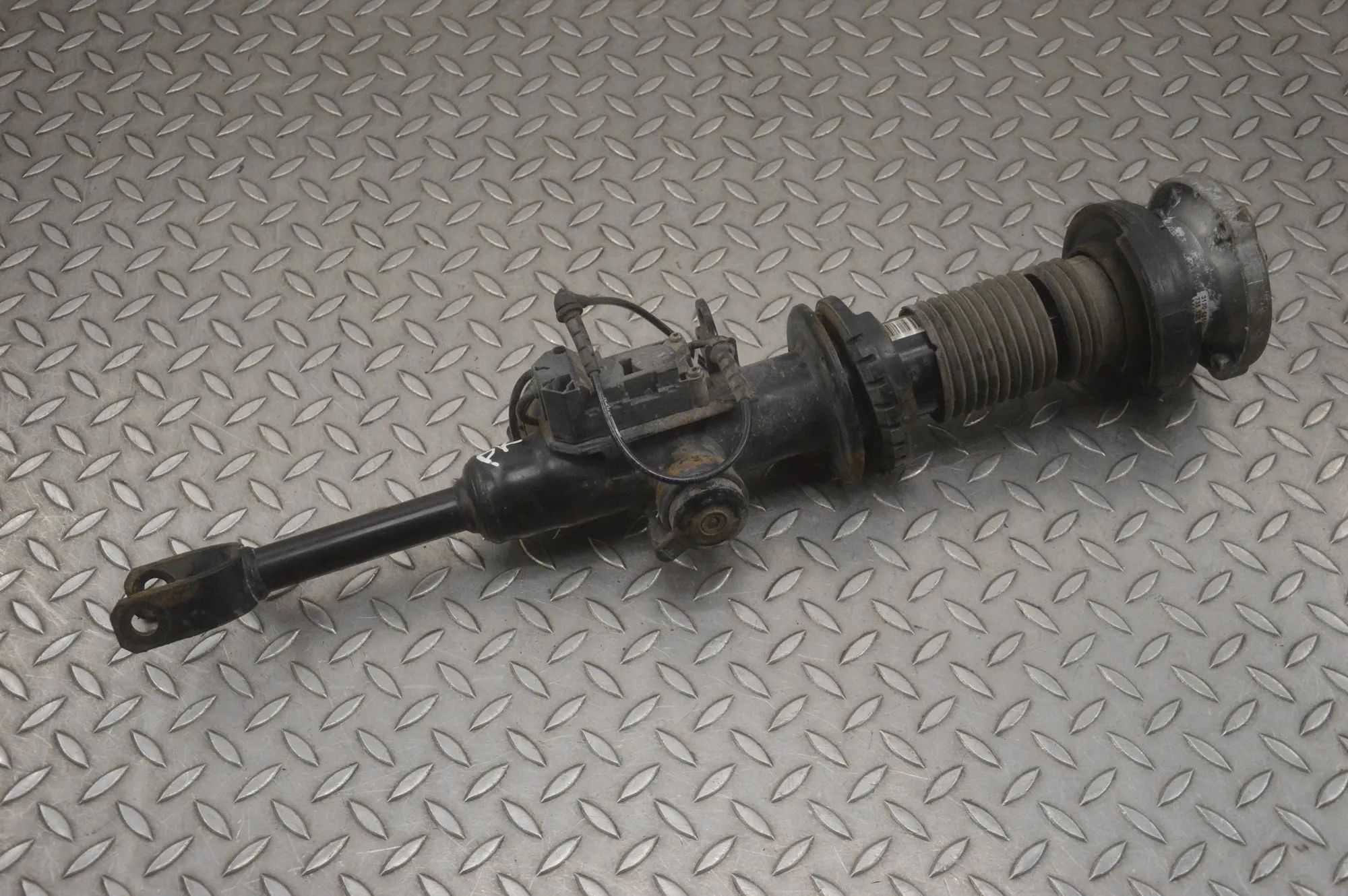 BMW 5 (F10 / F11) Shock absorber — front left Shock absorber — front left — BMW 5 SERIES (F10...