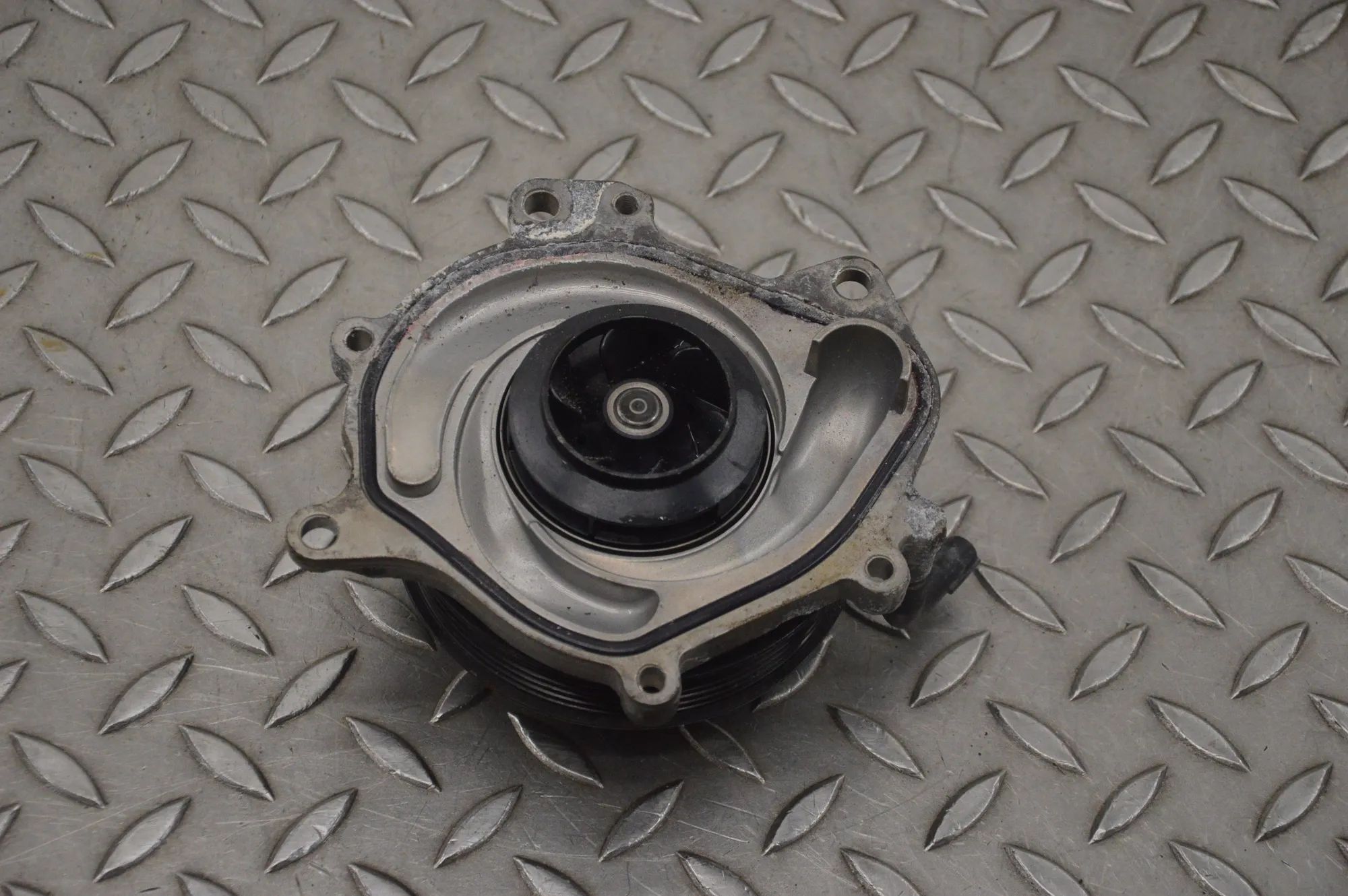 Porsche 911 (991) vesipumppu Water pump — PORSCHE 911 (991) (2011-2020) — 0P...