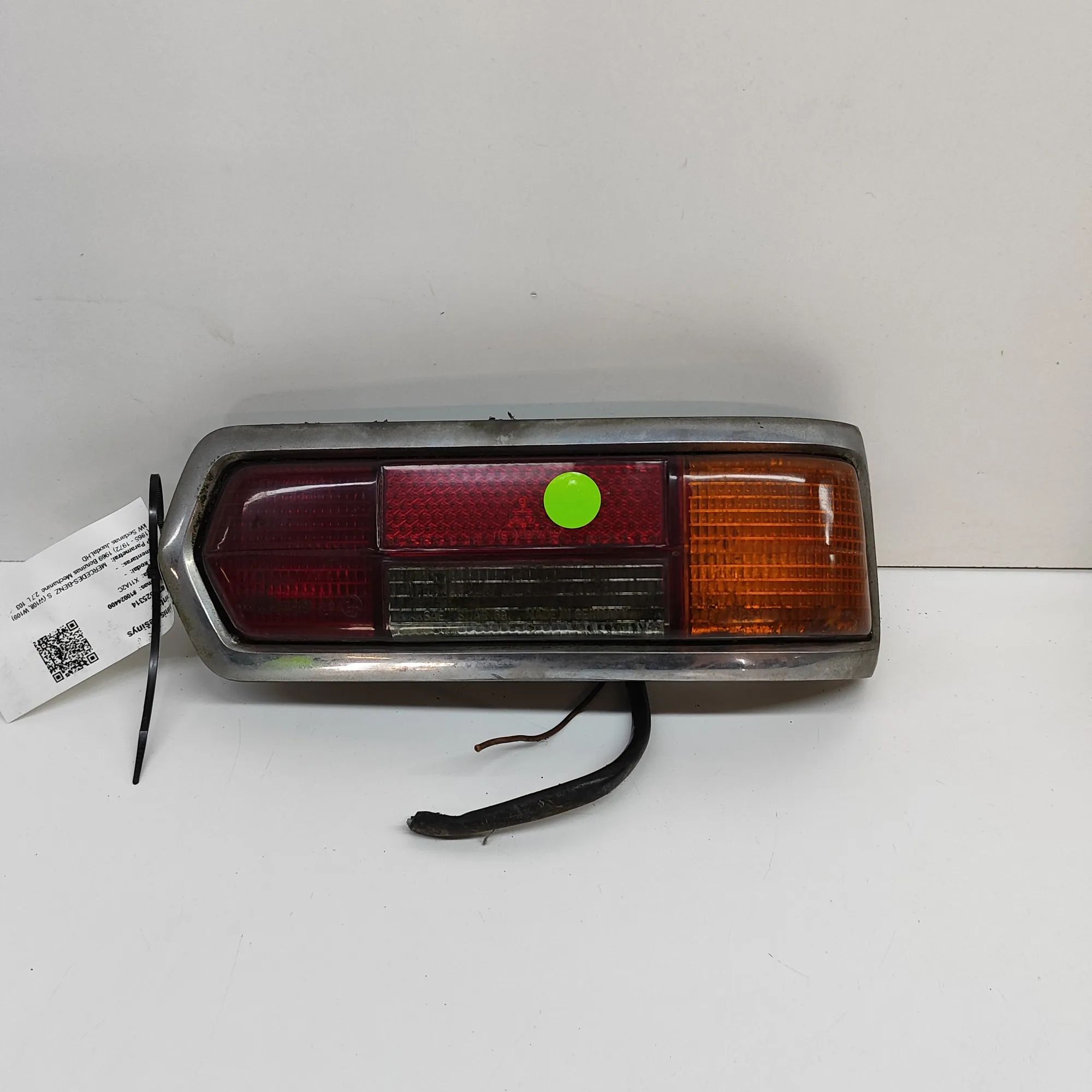 Mercedes-Benz 200 - 280 (W114, W115) Rear Right Tail Light Rear Right Tail Light — MERCEDES BENZ S-CLASS (...