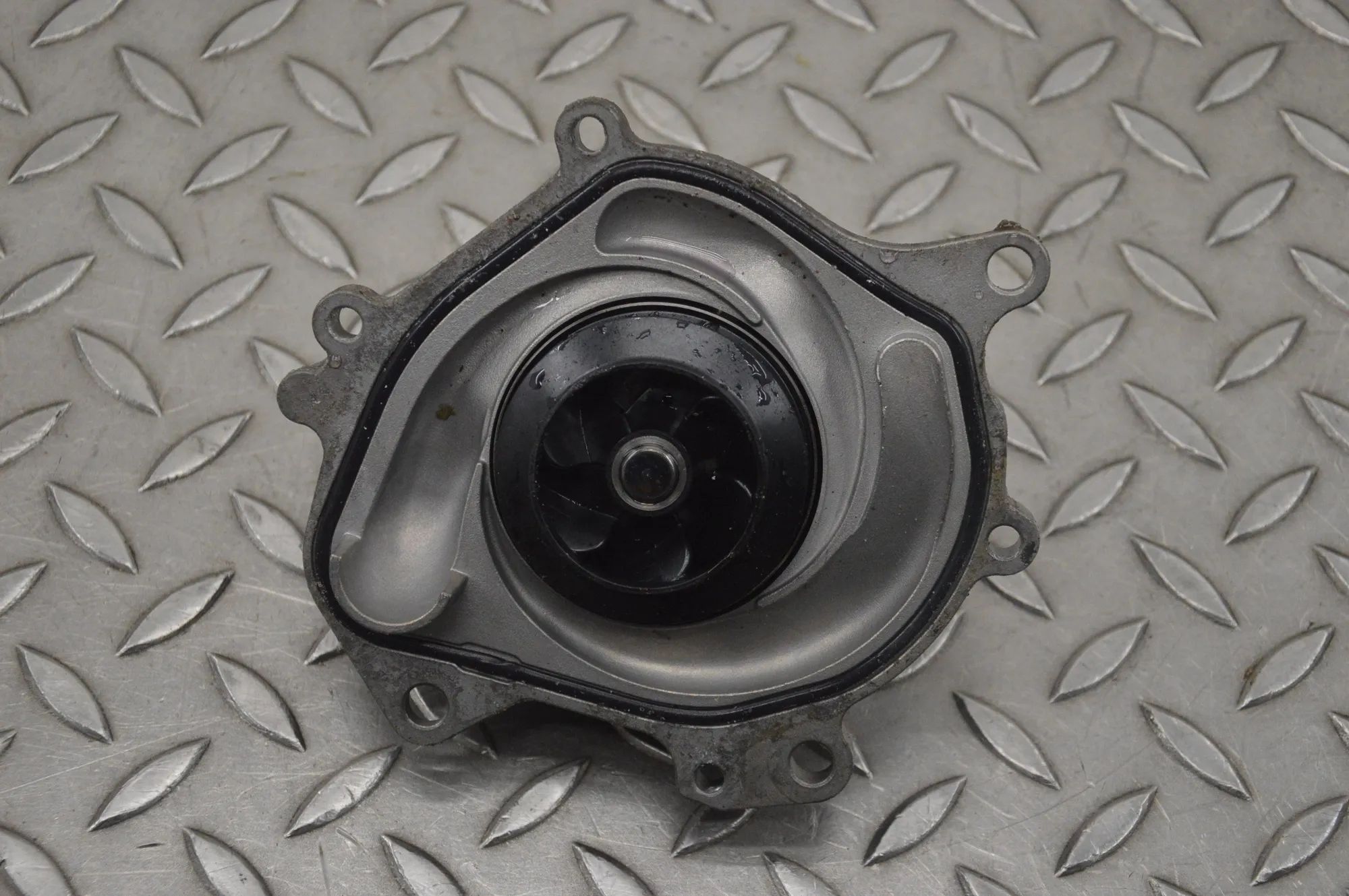 Porsche 911 (991) vesipumppu Water pump — PORSCHE 911 (991) (2011-2020) — 0P...