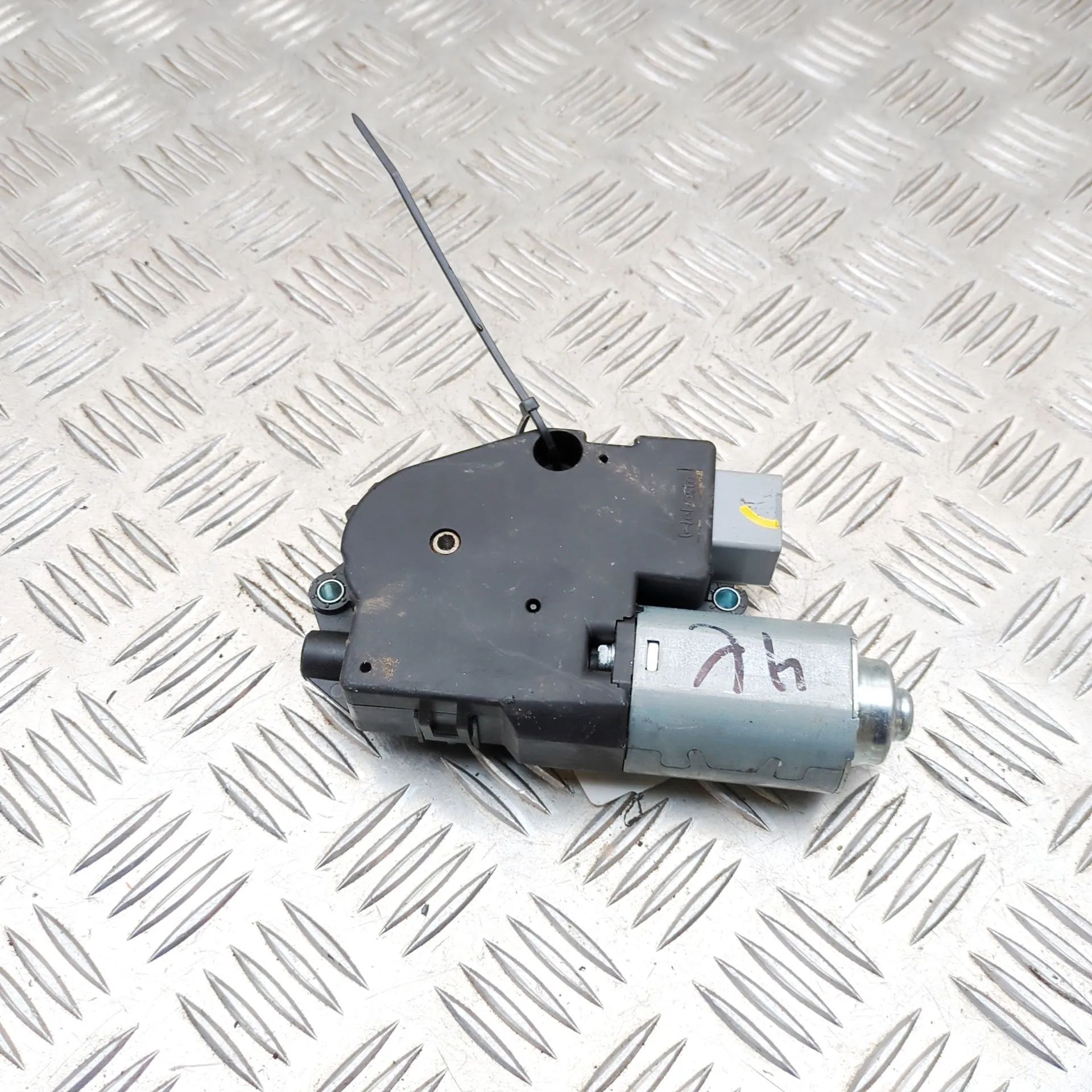 Land Rover Range Rover Sport (L494) Sunroof Motor Sunroof Motor — LAND ROVER RANGE ROVER SPORT (I...