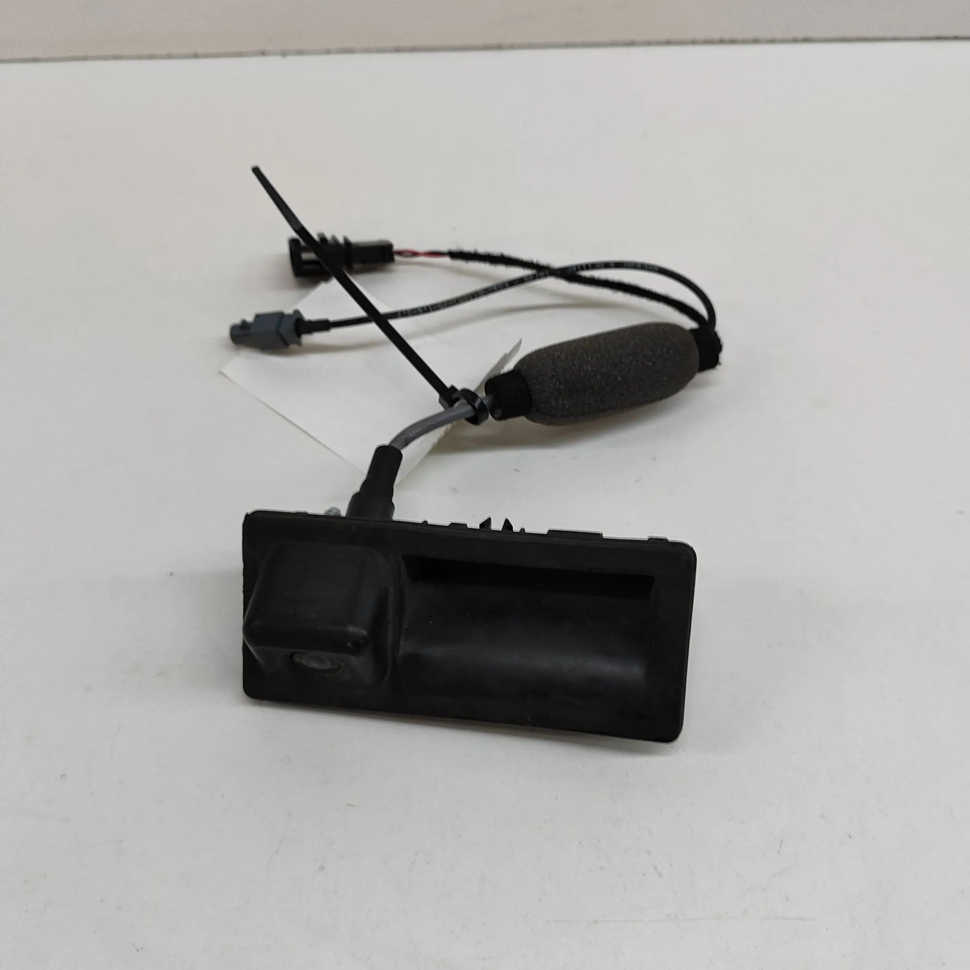 Audi Q5 (8R) Rear View Camera Rear View Camera — AUDI Q5 (8R) (2008-2017) — 5...