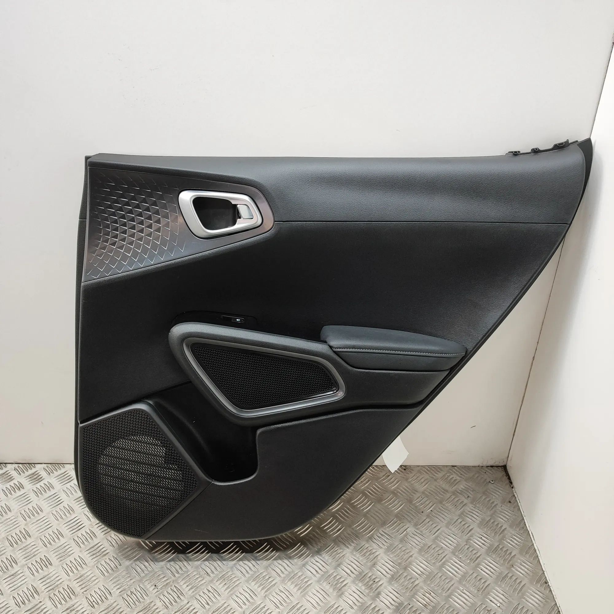 Kia Soul Rear Right Door Panel Rear Right Door Panel — KIA SOUL (III SK3) (201...