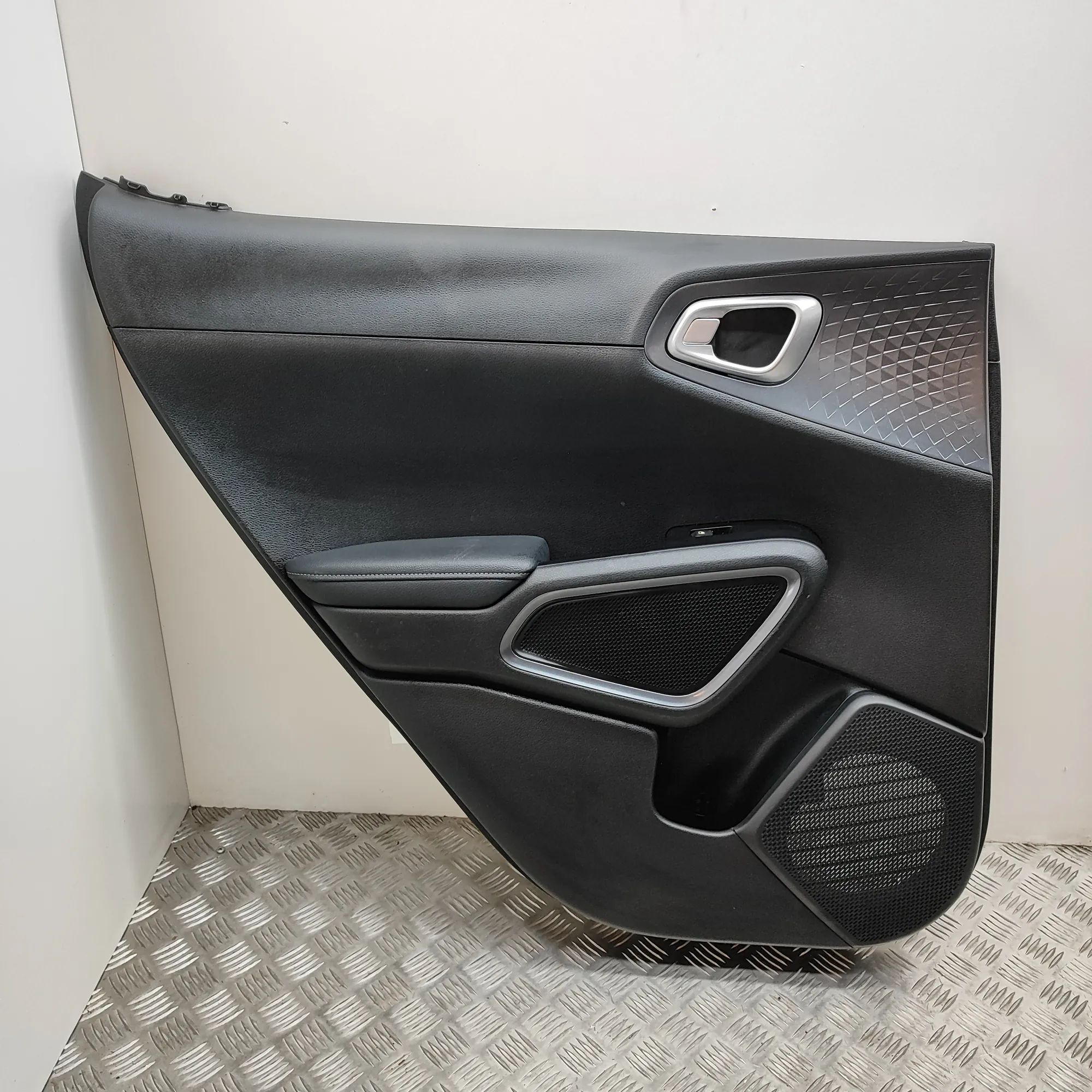 Kia Soul Rear Left Door Panel Rear Left Door Panel — KIA SOUL (III SK3) (2019...