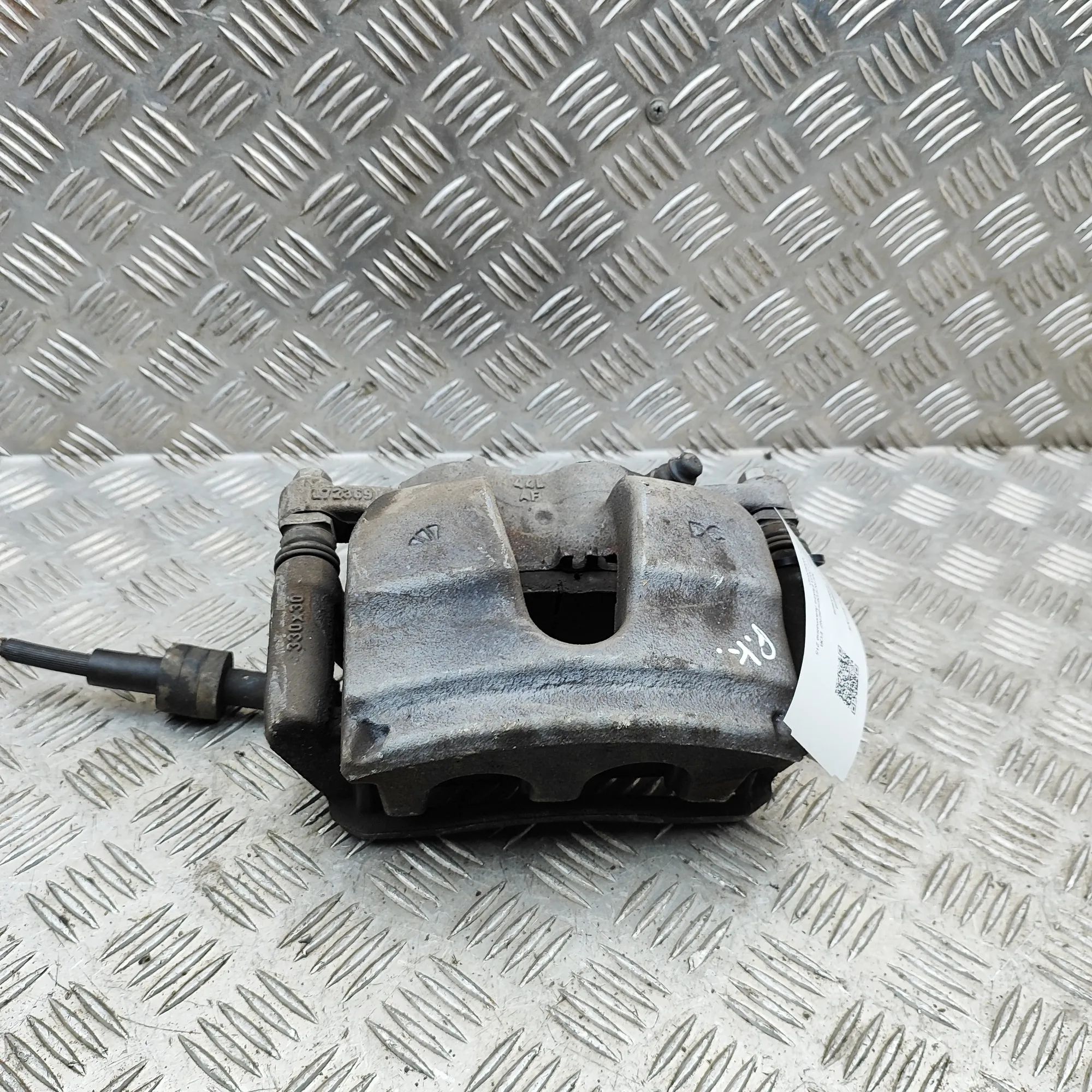 Mercedes-Benz GLB / EQB (X247) Brake caliper — front left Brake caliper — front left — MERCEDES BENZ EQB ...