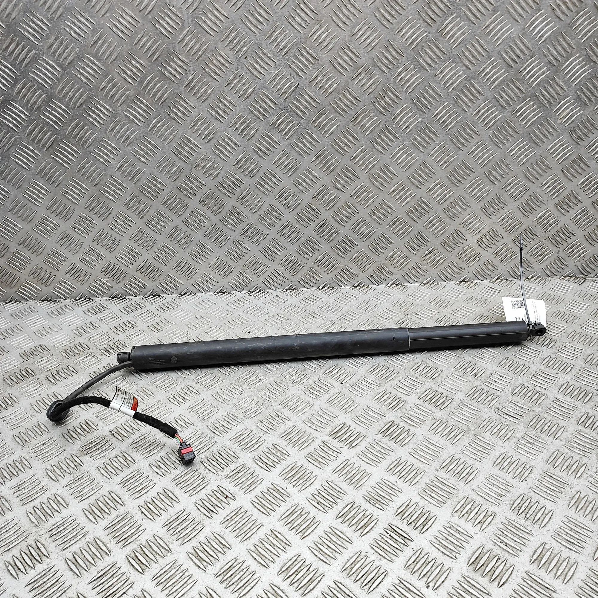 Alfa-Romeo Stelvio Shock absorber — rear right Shock absorber — rear right — ALFA ROMEO STELVI...