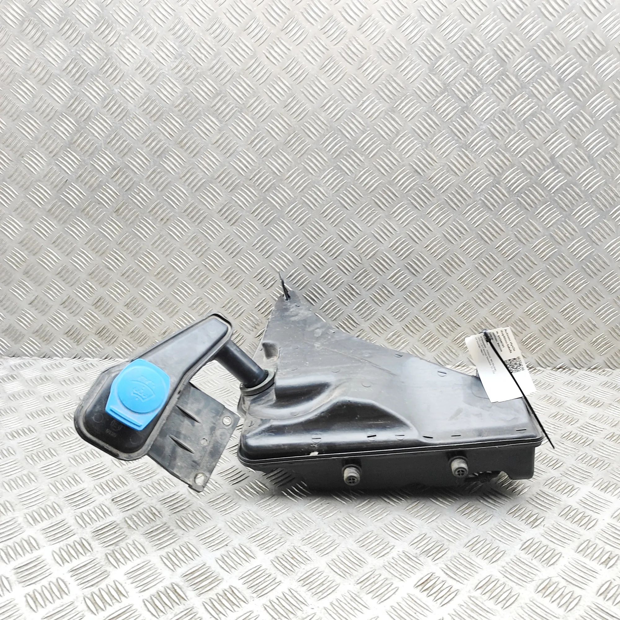 Porsche Macan Coolant Expansion Tank Coolant Expansion Tank — PORSCHE MACAN (95B) (2...