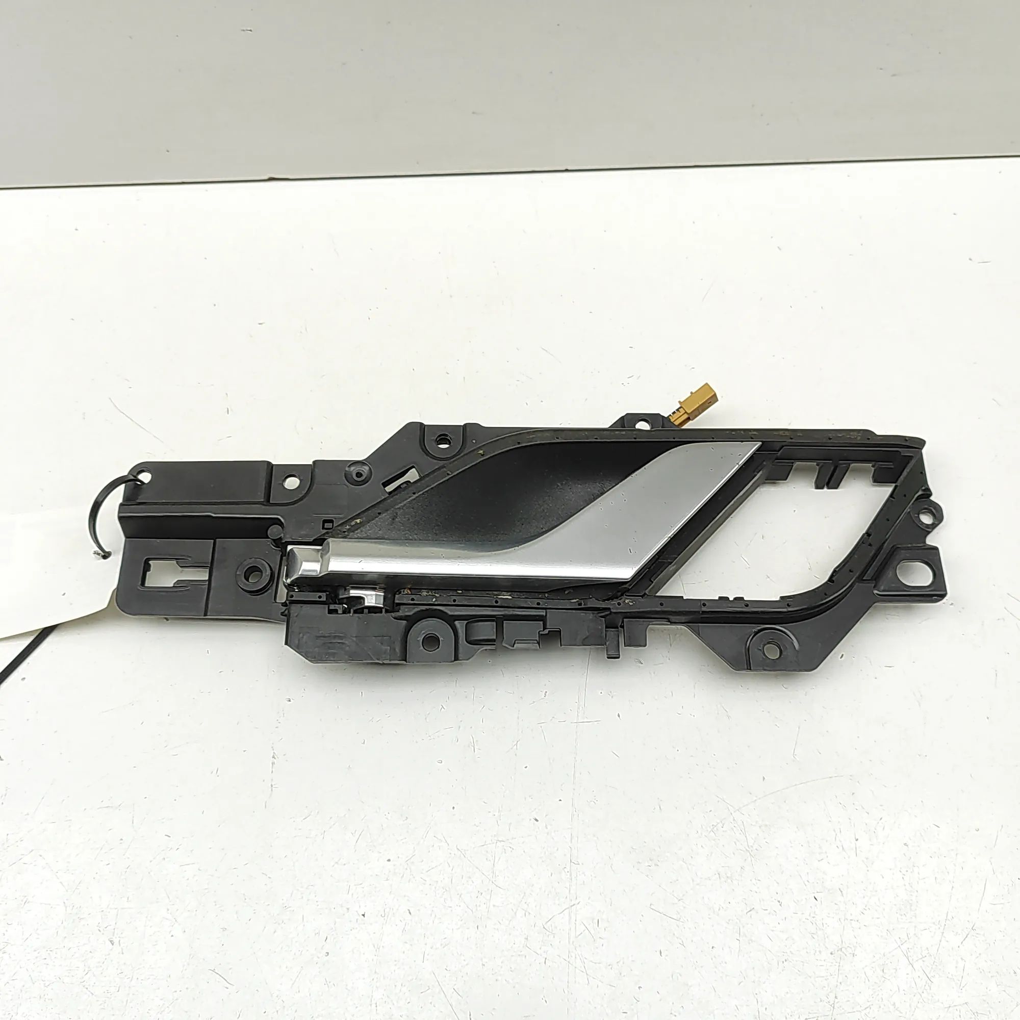 Porsche 911 (992) Interior opening handle — front left Interior opening handle — front left — PORSCHE ...