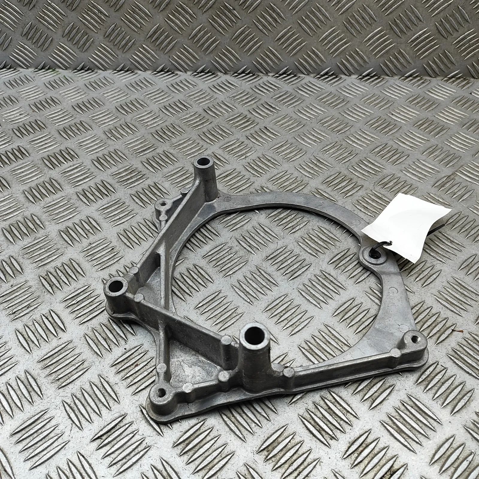 Porsche 911 (992) Bracket Bracket — PORSCHE 911 (992) (2019-...) — 992251...